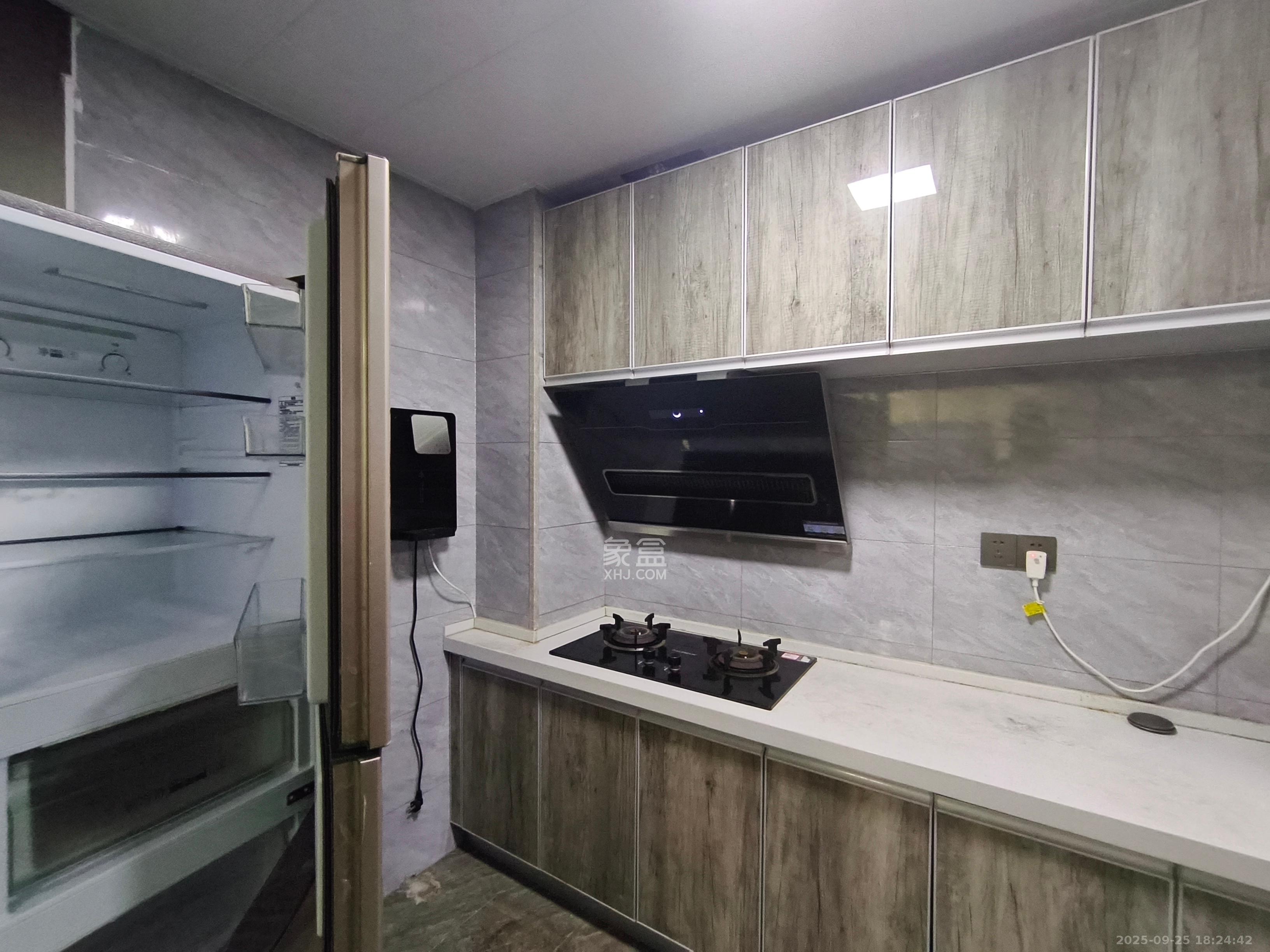 坪山家园  2室1厅1卫    1800.0元/月室内图