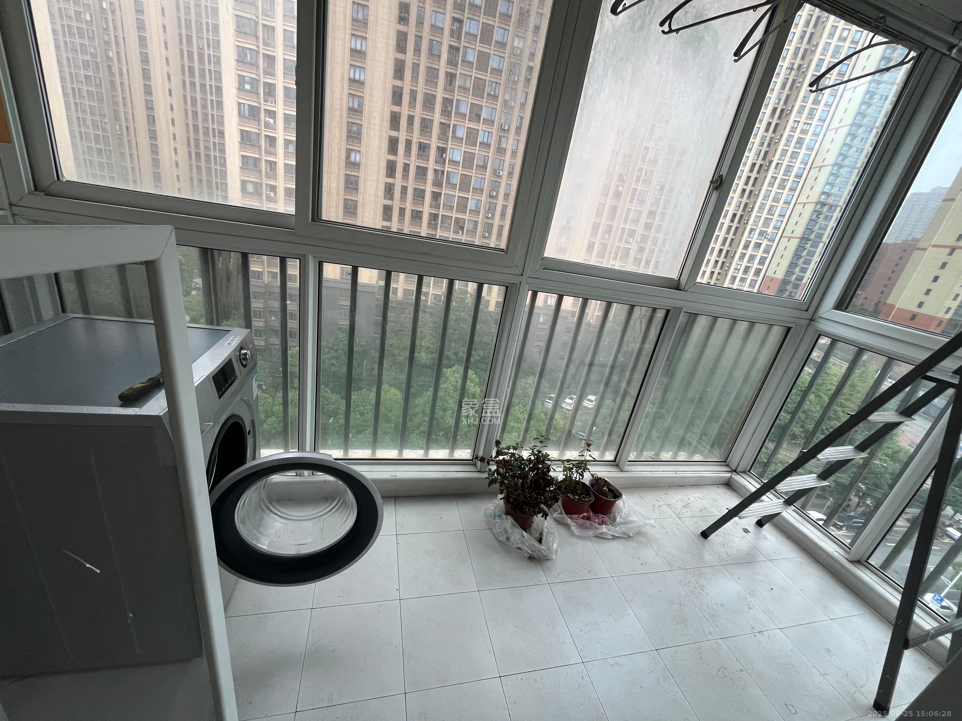 香海西岸  3室2厅1卫    2800.0元/月室内图