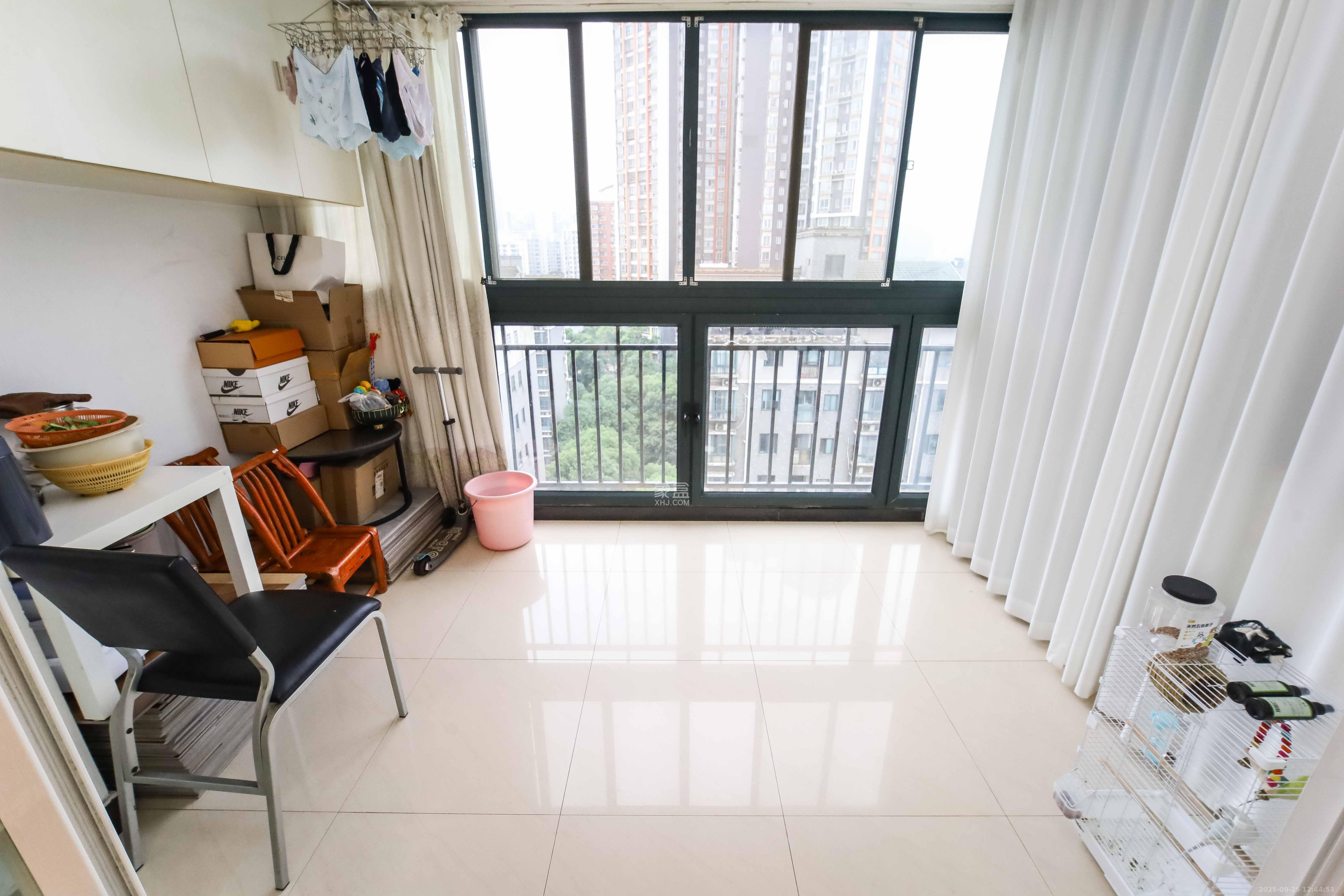 浏阳河畔家园 2室2厅2卫 75.0万 浏阳河畔家园 2室2厅2卫 75.0万阳台