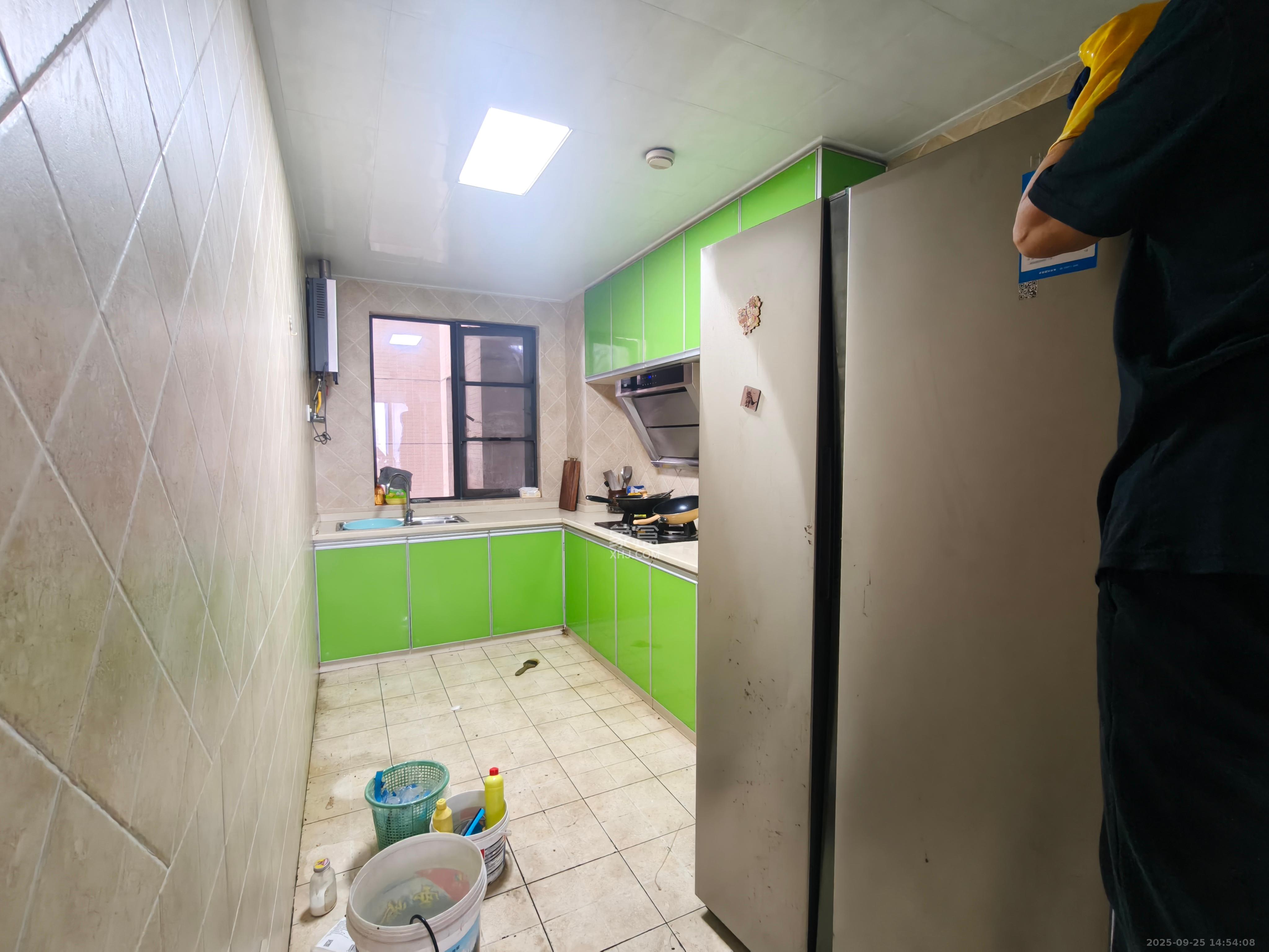 达美D6区 4室2厅2卫 4500.0元/月 达美D6区 4室2厅2卫 4500.0元/月室内图