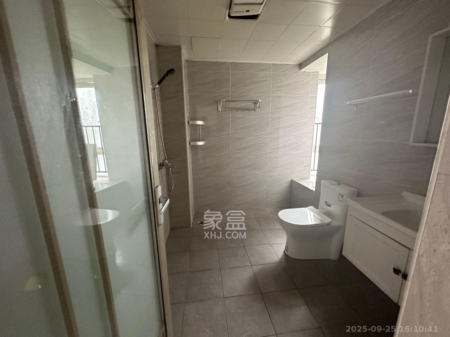 五矿紫湖香醍 4室2厅2卫 2200.0元/月 五矿紫湖香醍 4室2厅2卫 2200.0元/月室内图