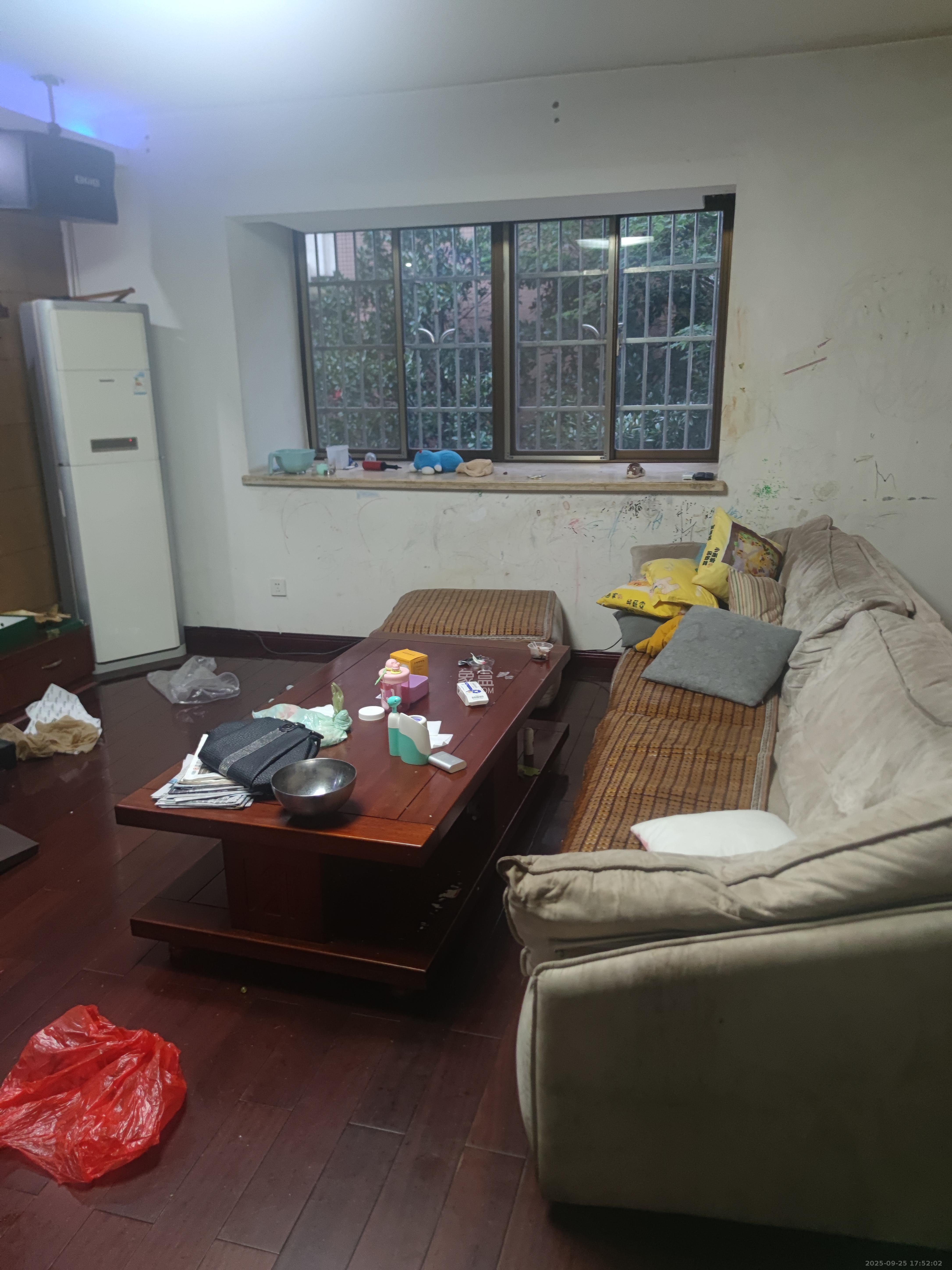 芙蓉蓉苑 3室2厅2卫 2200.0元/月 芙蓉蓉苑 3室2厅2卫 2200.0元/月室内图