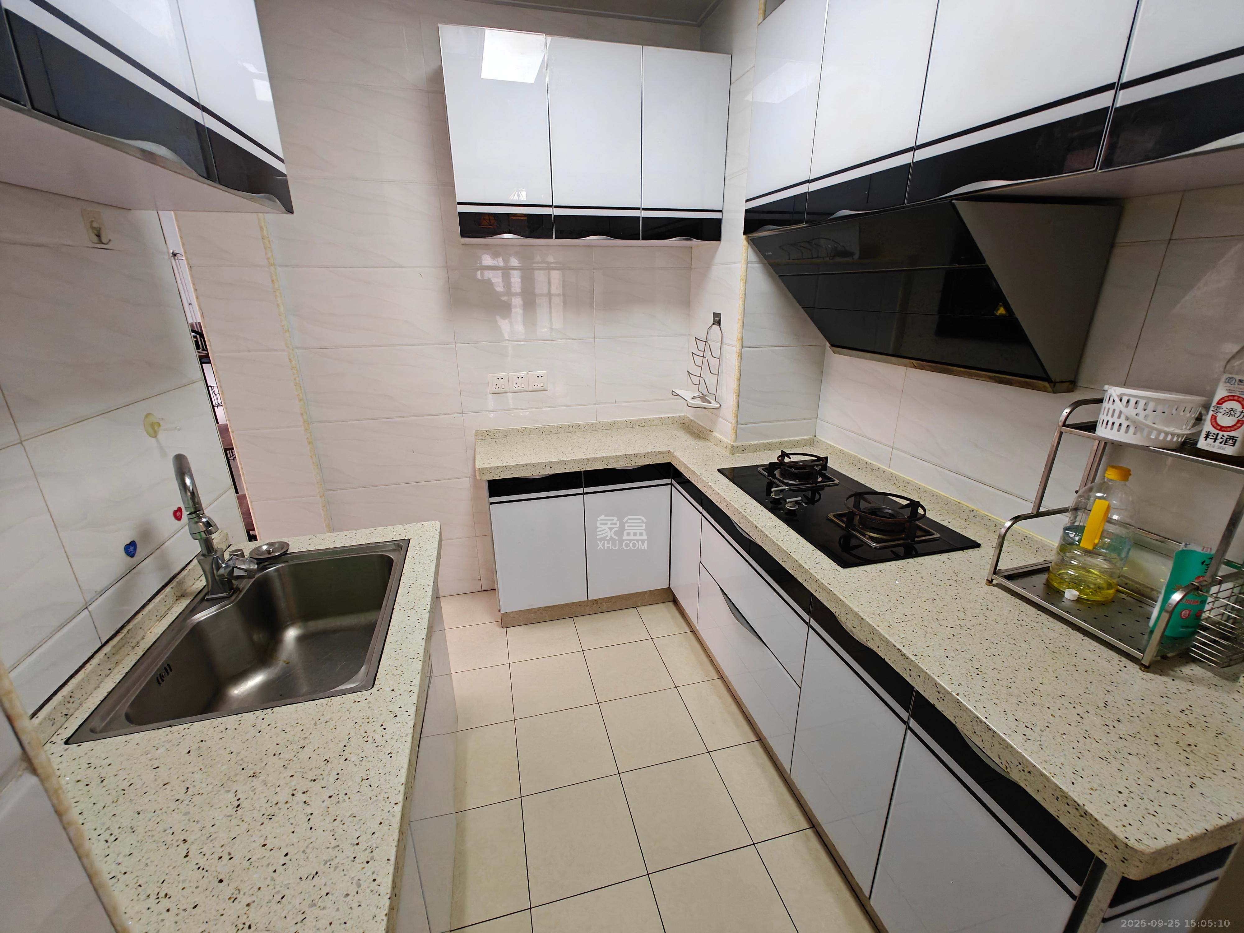 方略城市广场 3室2厅2卫 2000.0元/月 方略城市广场 3室2厅2卫 2000.0元/月室内图