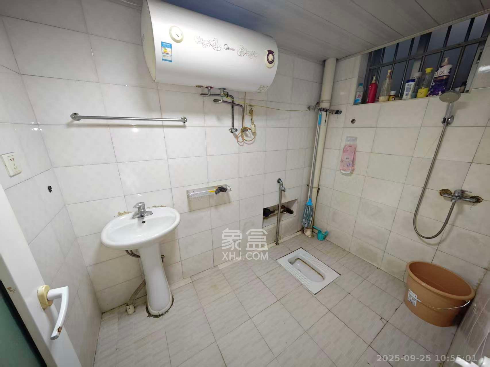 月湖安置小区（马栏山小区）  3室1厅1卫   2000.00元/月室内图