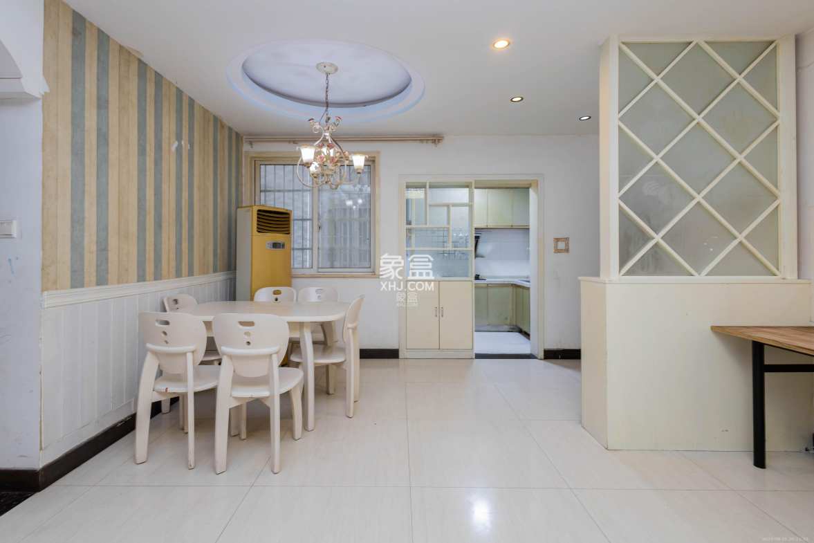 明天一城 2室1厅1卫 39.8万 明天一城 2室1厅1卫 39.8万客厅