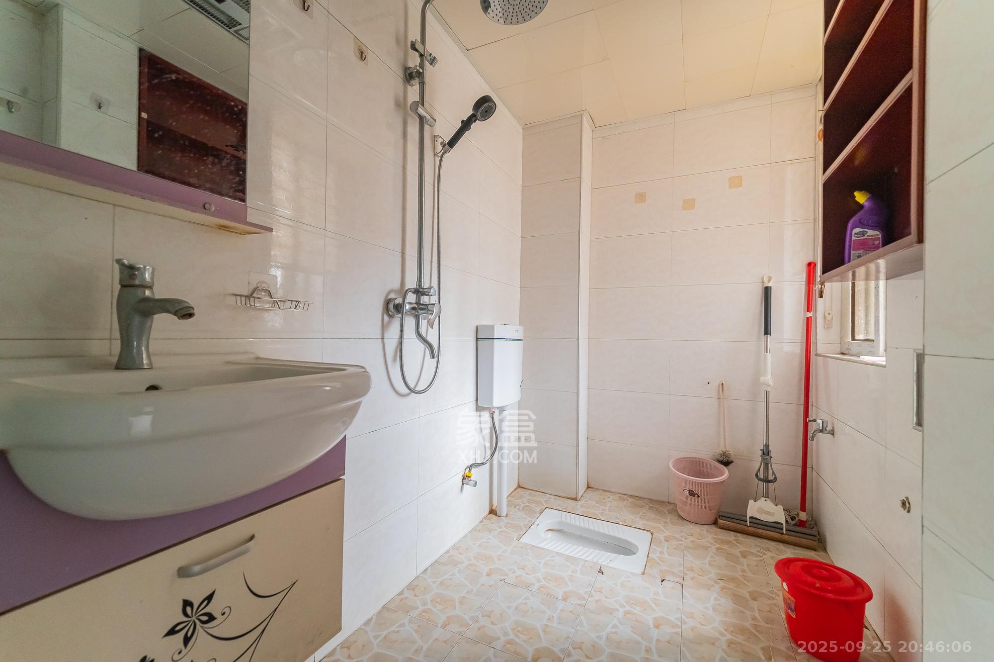 锦璨家园  2室2厅1卫    39.8万卫生间