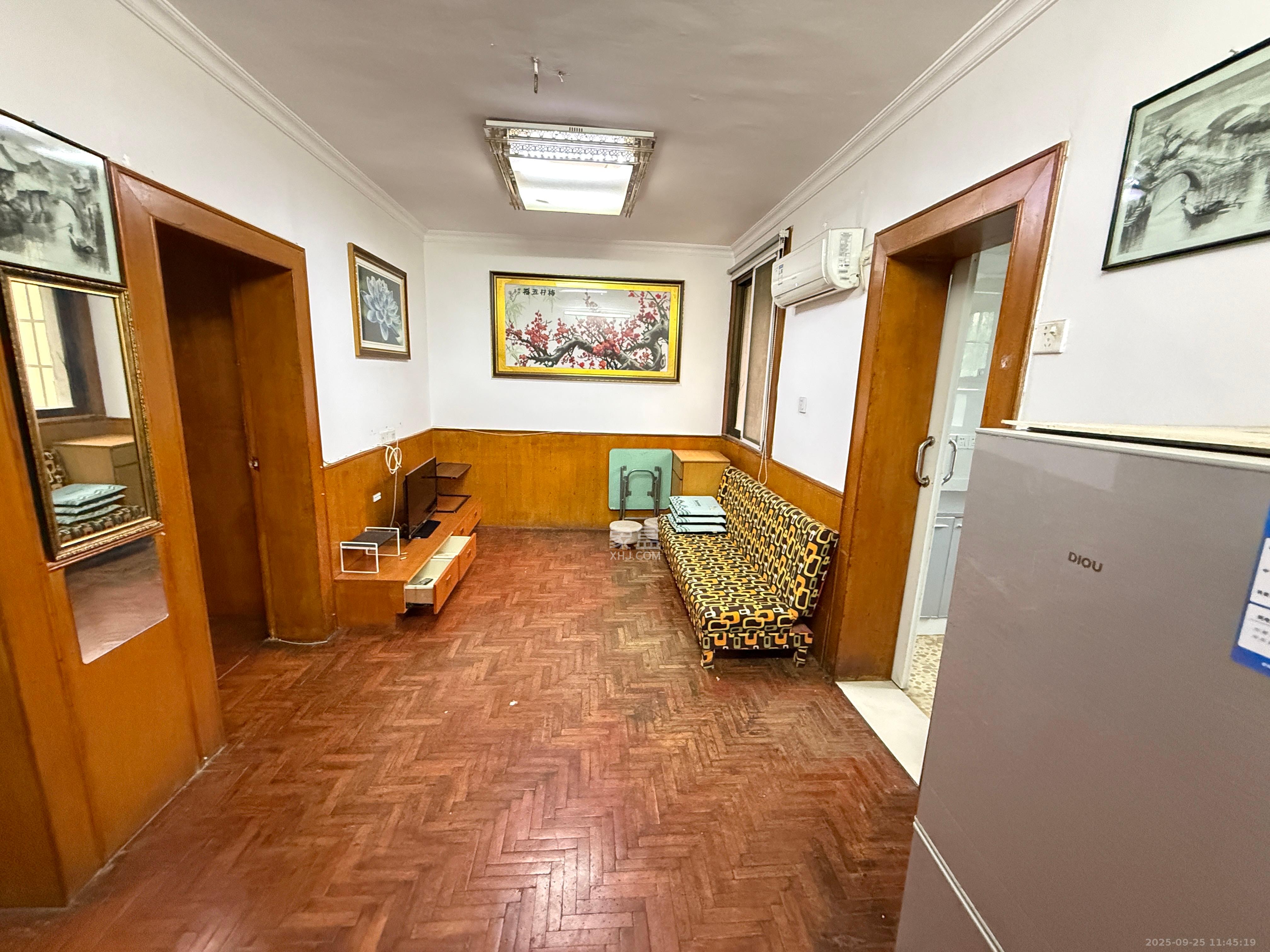 解放四村石子冲  2室1厅1卫    1400.0元/月 解放四村石子冲  2室1厅1卫    1400.0元/月