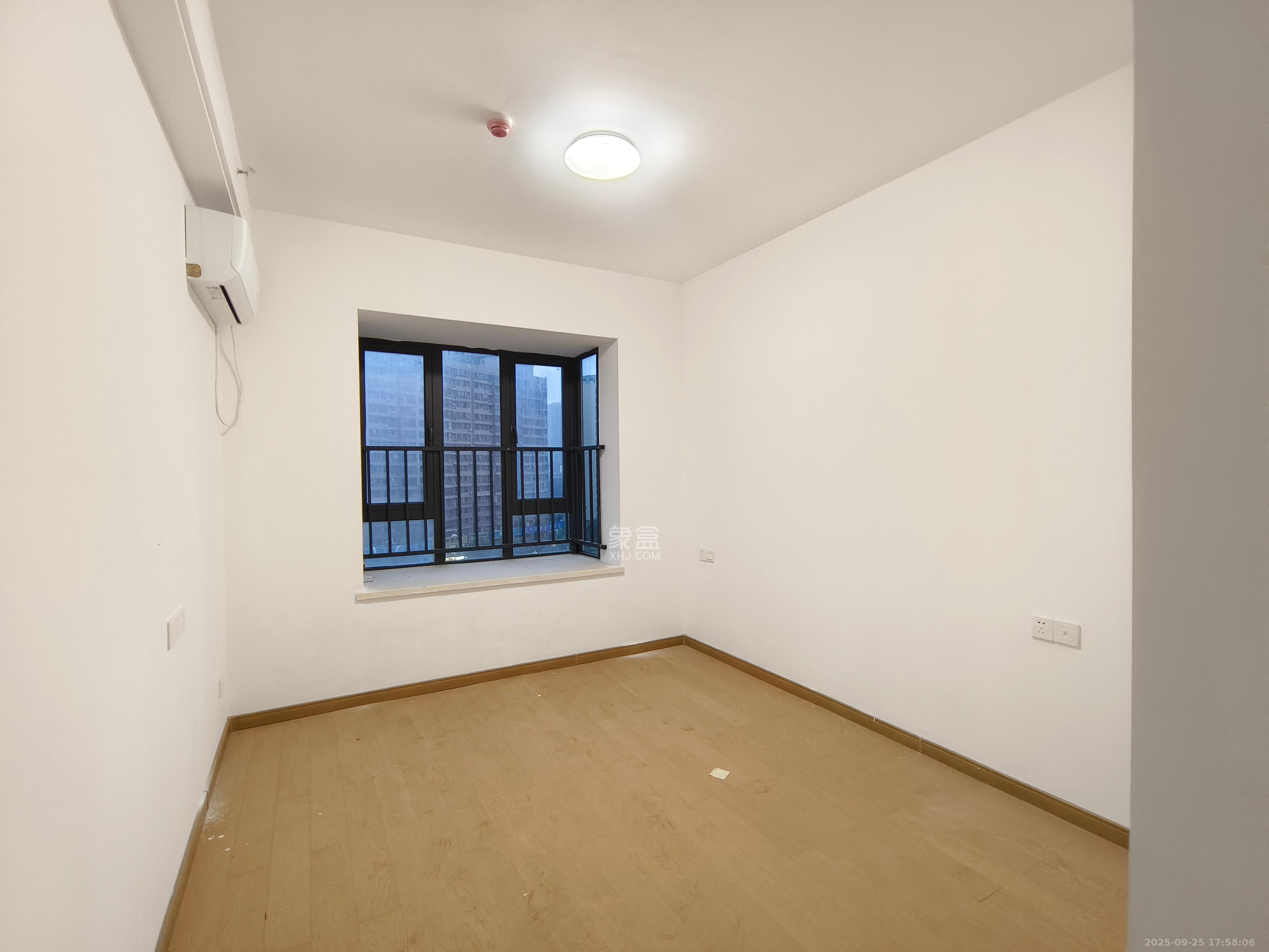 万润滨江天著 3室2厅2卫 2200.0元/月 万润滨江天著 3室2厅2卫 2200.0元/月室内图