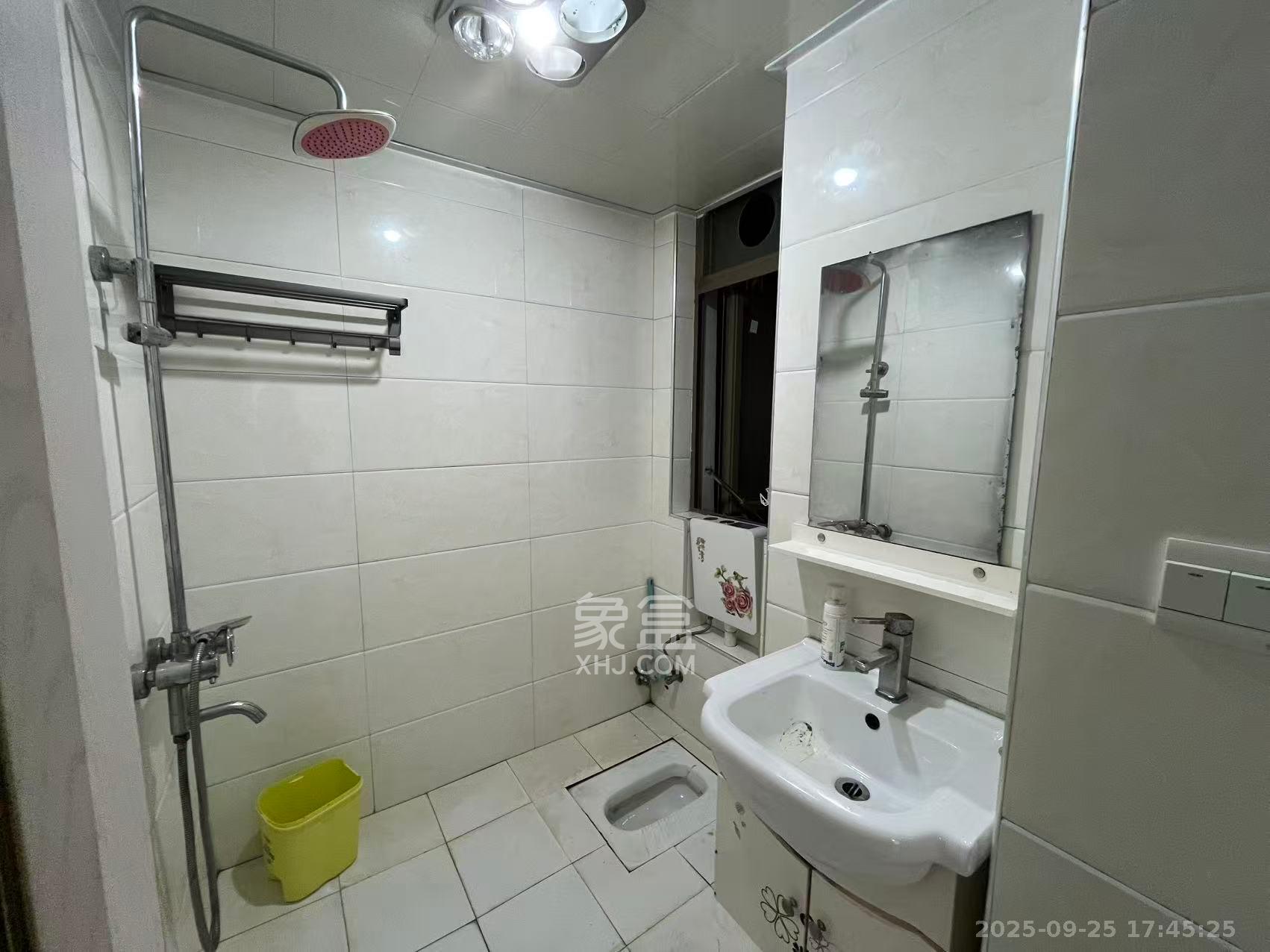 米兰春天  2室2厅1卫    1600.0元/月