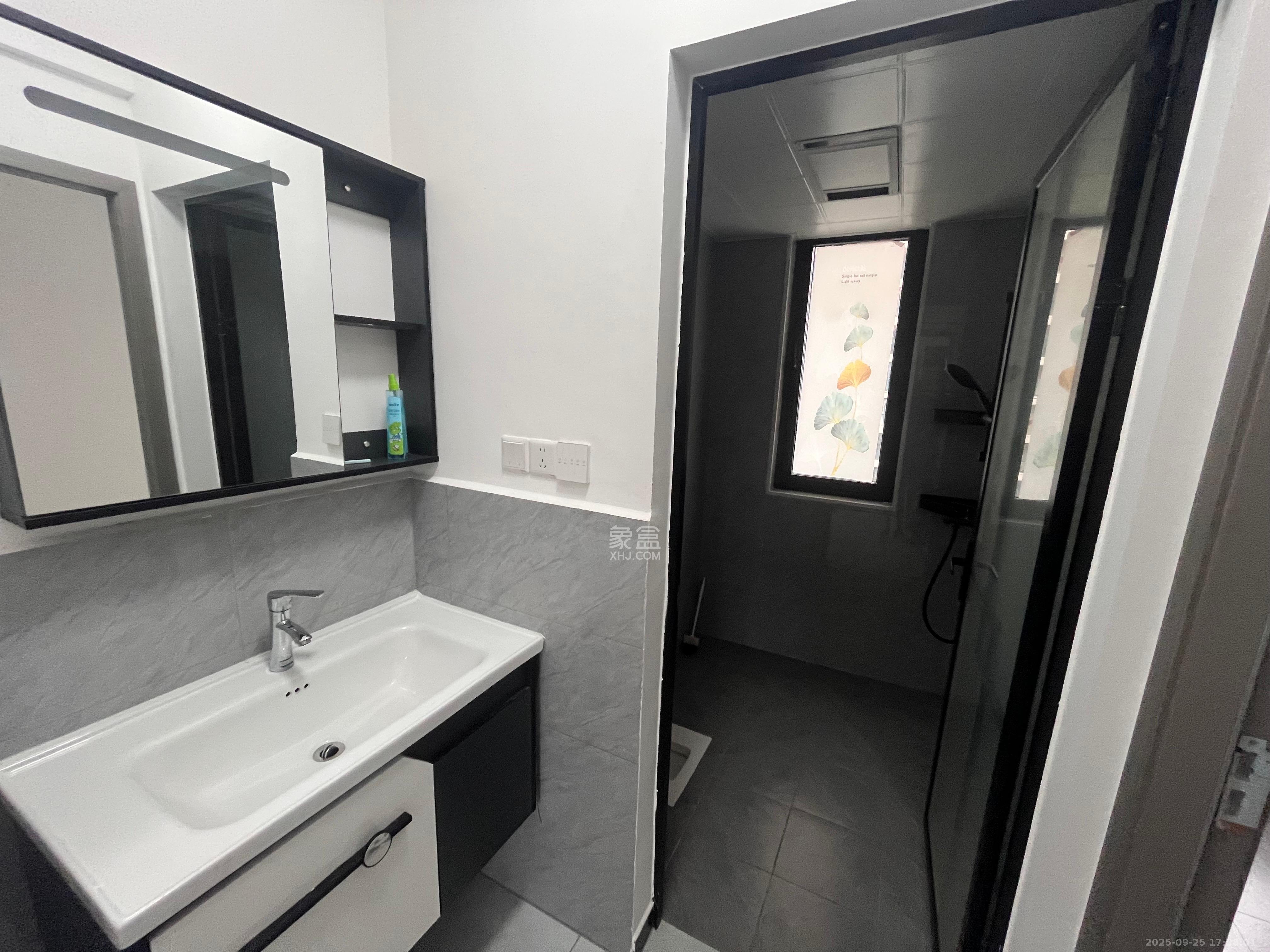 远洋红星天铂一期 4室2厅2卫 2900.0元/月 远洋红星天铂一期 4室2厅2卫 2900.0元/月室内图