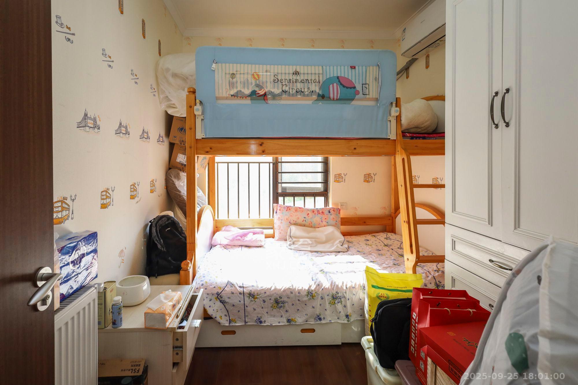 枫林绿洲 3室2厅2卫 2500.0元/月 枫林绿洲 3室2厅2卫 2500.0元/月室内图