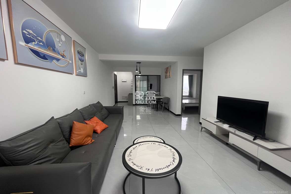 远洋红星天铂一期 4室2厅2卫 2900.0元/月 远洋红星天铂一期 4室2厅2卫 2900.0元/月室内图