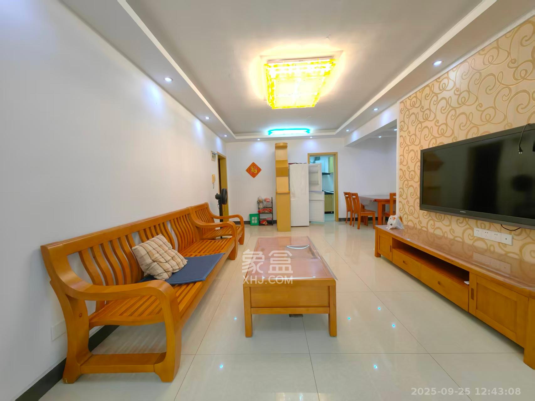 麓谷锦和园 2室2厅1卫 2100.0元/月 麓谷锦和园 2室2厅1卫 2100.0元/月室内图