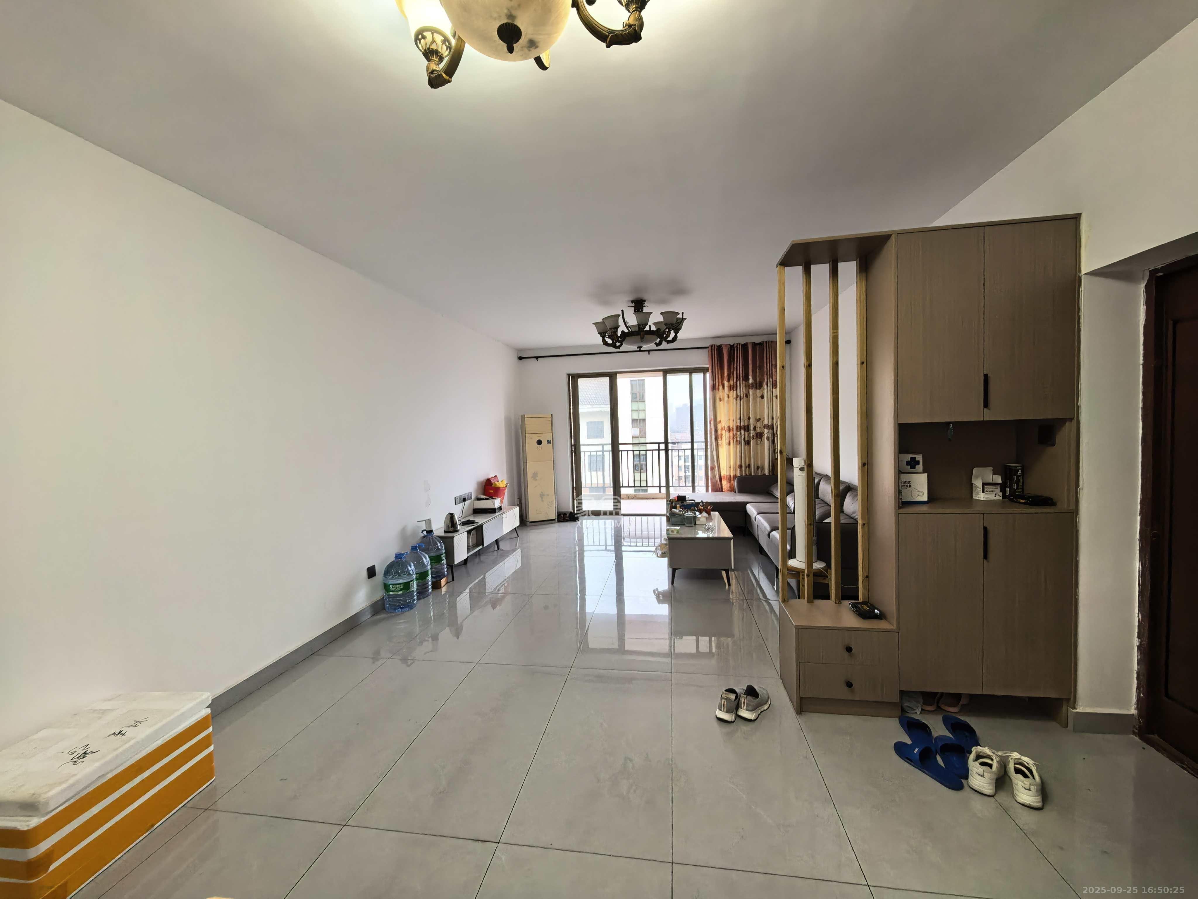 锦湘国际星城二期(锦雅苑) 3室2厅2卫 3100.0元/月 锦湘国际星城二期(锦雅苑) 3室2厅2卫 3100.0元/月室内图