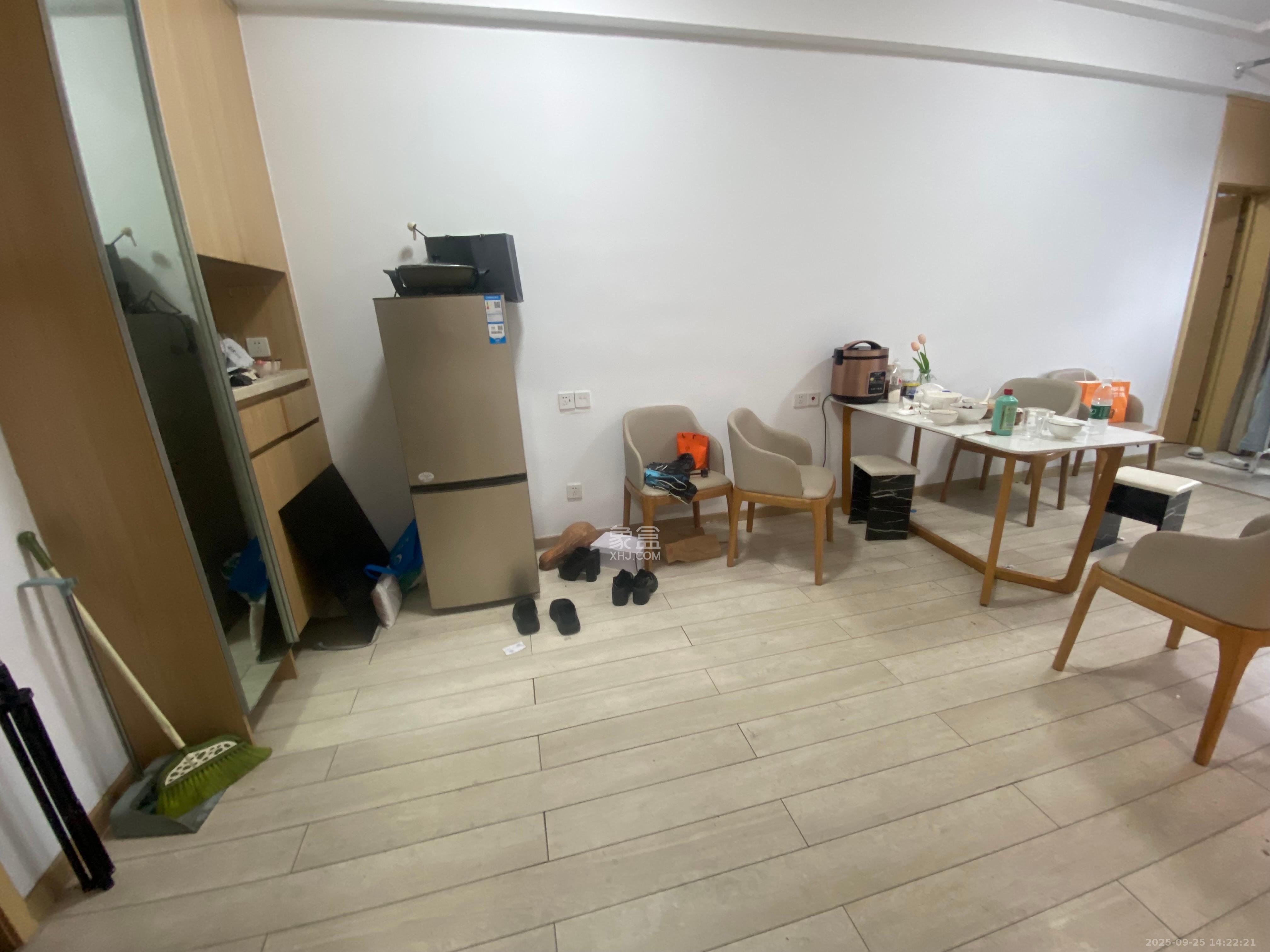 启迪协信中心 2室2厅1卫 2500.0元/月 启迪协信中心 2室2厅1卫 2500.0元/月室内图