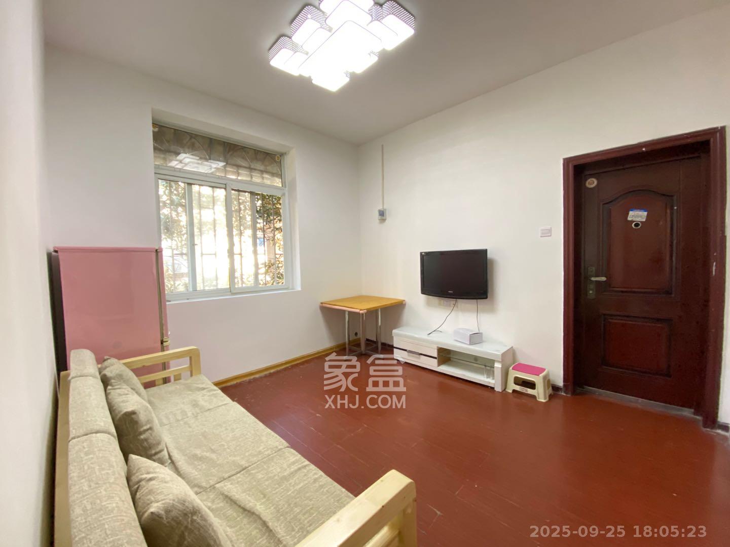 长沙理工大学教职工宿舍金盆岭住宅区(芙蓉路) 2室1厅1卫 1700.0元/月 长沙理工大学教职工宿舍金盆岭住宅区(芙蓉路) 2室1厅1卫 1700.0元/月室内图