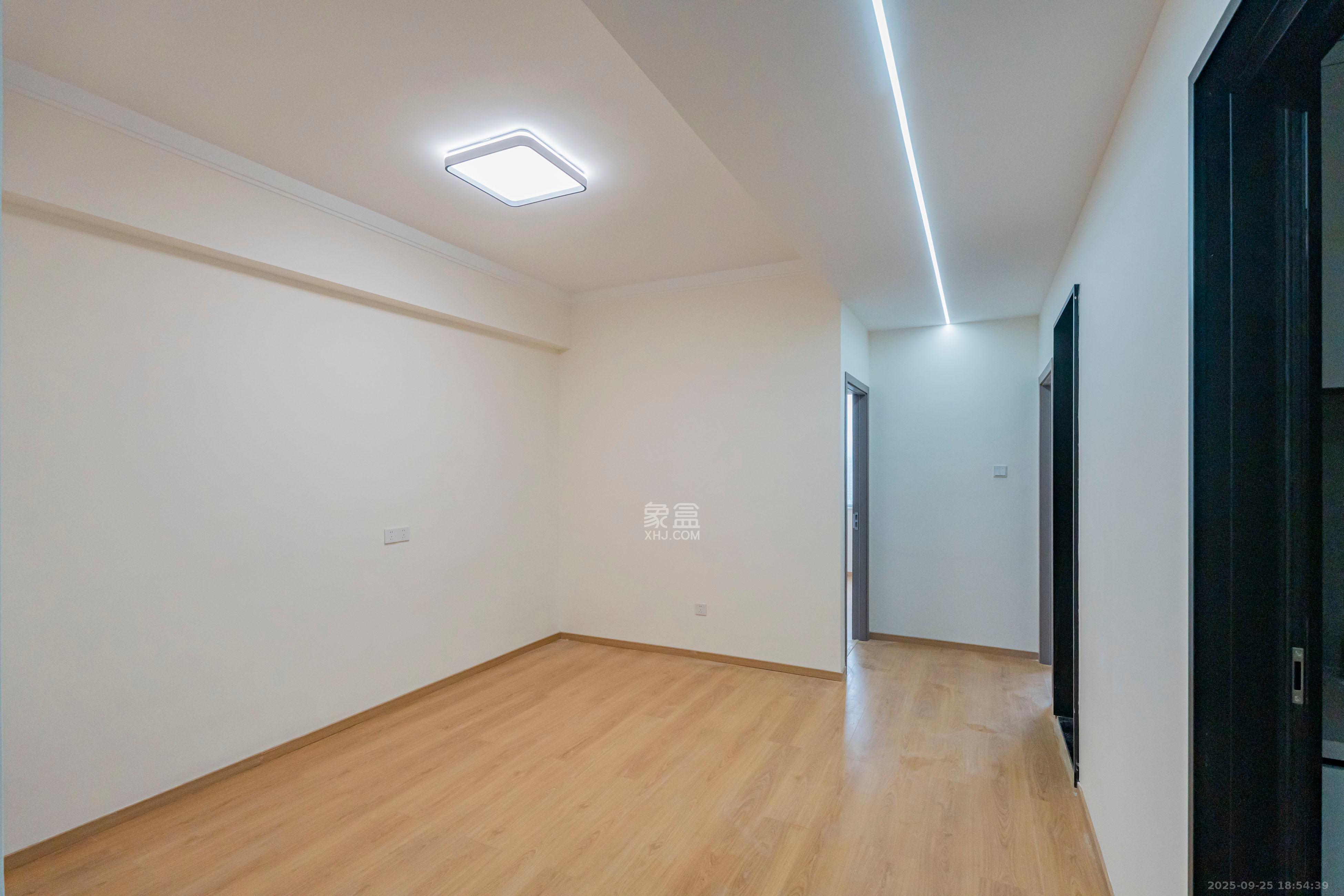 建鸿达现代城 2室2厅1卫 80.0万 建鸿达现代城 2室2厅1卫 80.0万客厅