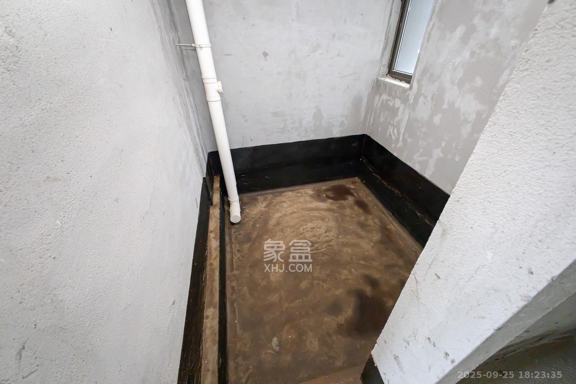 润和湘江天地E区  4室2厅2卫    148.0万卫生间