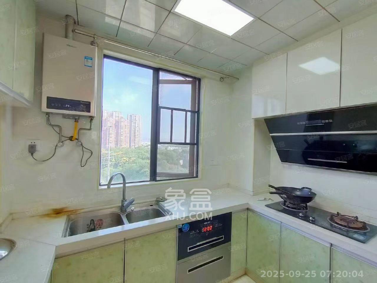 汇一城(汇壹公馆) 4室2厅2卫 2400.0元/月 汇一城(汇壹公馆) 4室2厅2卫 2400.0元/月室内图