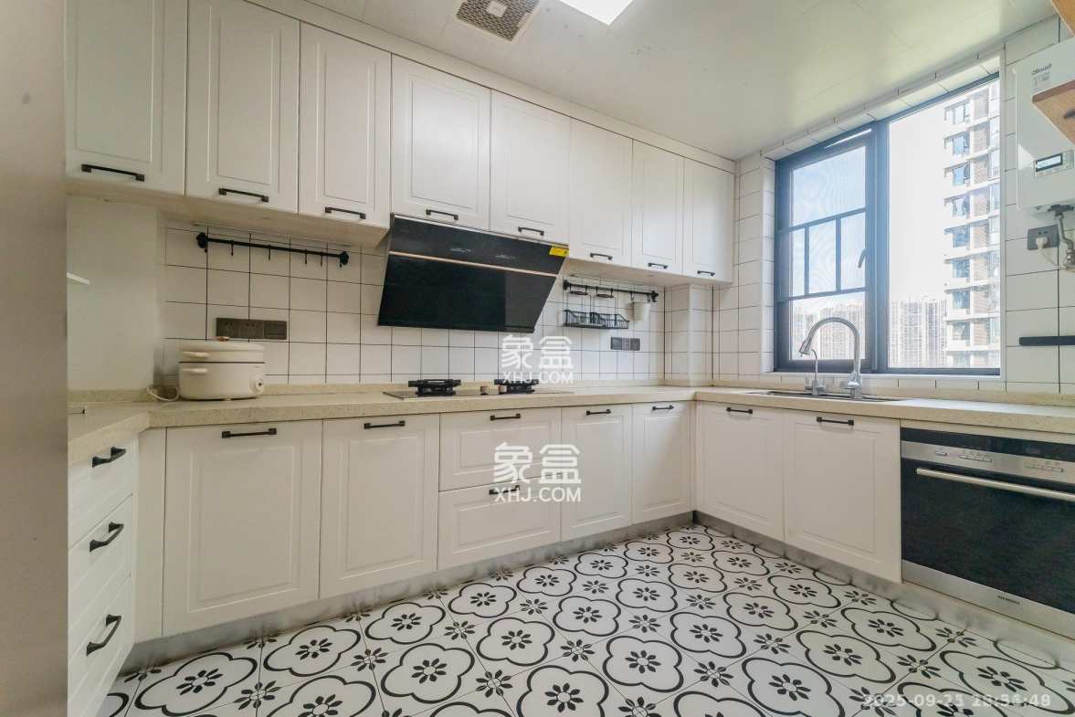 恒基凯旋门三期 4室2厅2卫 4000.0元/月 恒基凯旋门三期 4室2厅2卫 4000.0元/月室内图