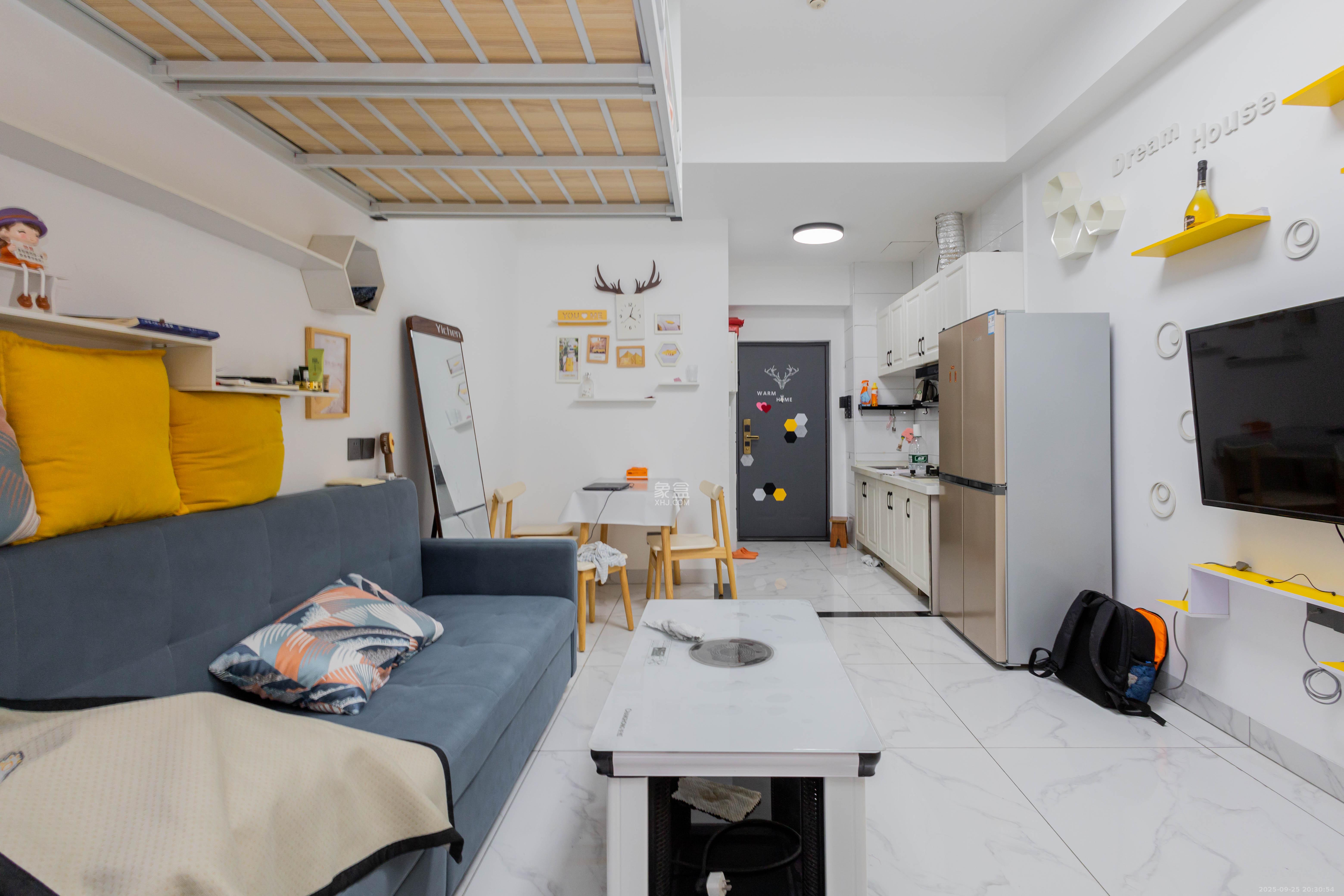 辉宏橄榄城 1室1厅1卫 26.8万 辉宏橄榄城 1室1厅1卫 26.8万客厅