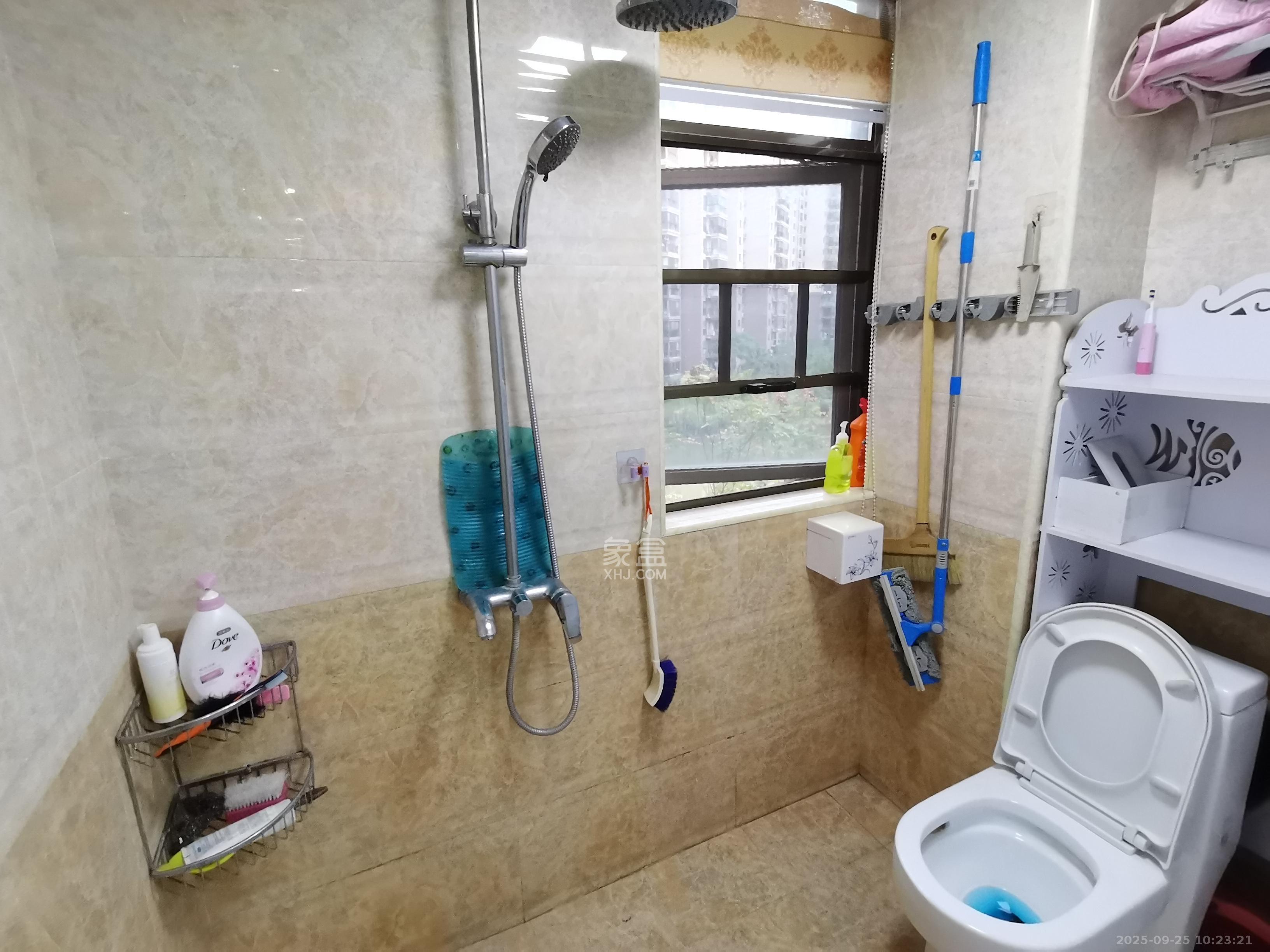 江山帝景哈佛  2室2厅1卫    1880.0元/月 江山帝景哈佛  2室2厅1卫    1880.0元/月室内图