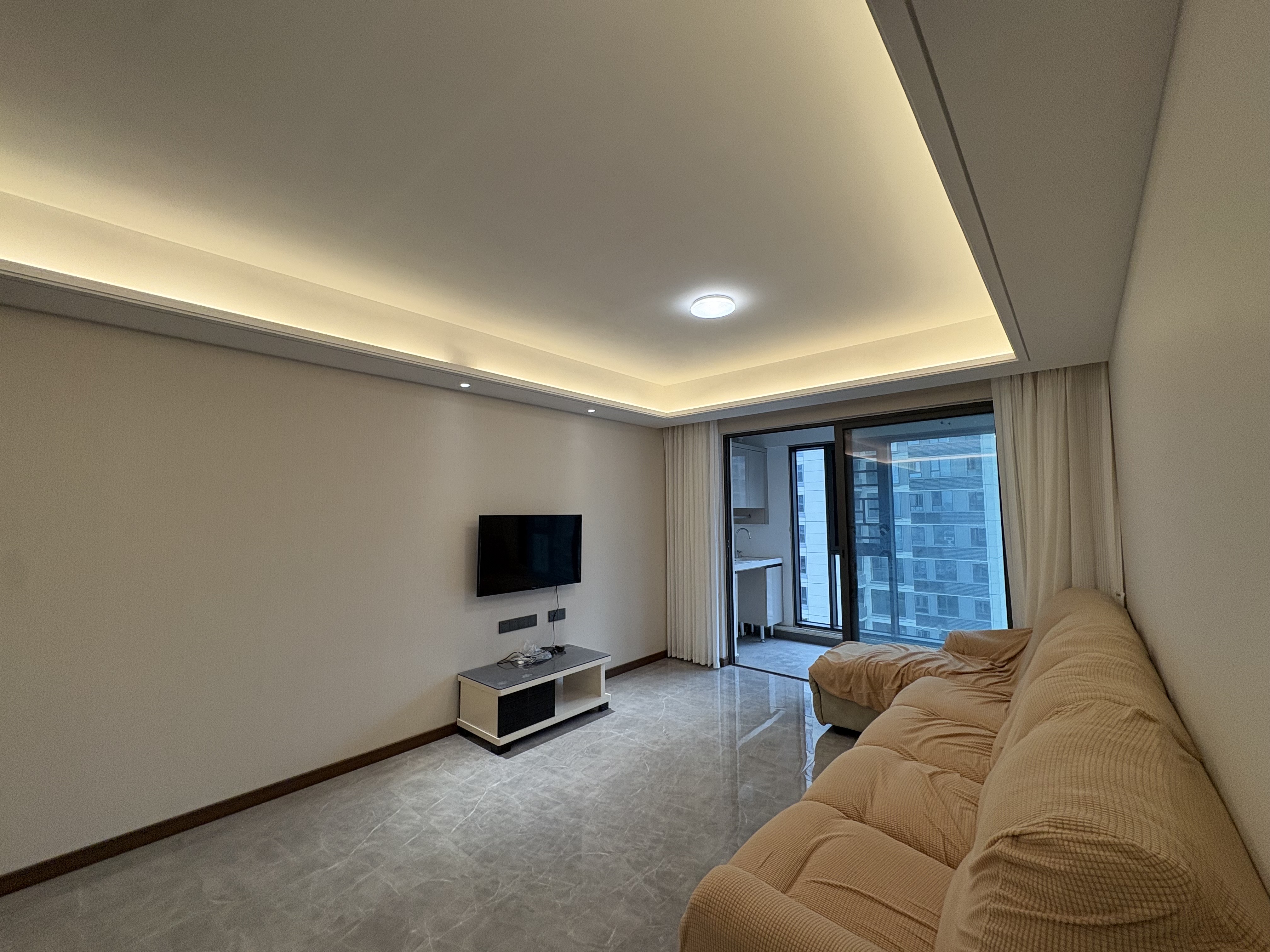 卓越洋湖晴翠 3室2厅2卫 3100.0元/月 卓越洋湖晴翠 3室2厅2卫 3100.0元/月户型图