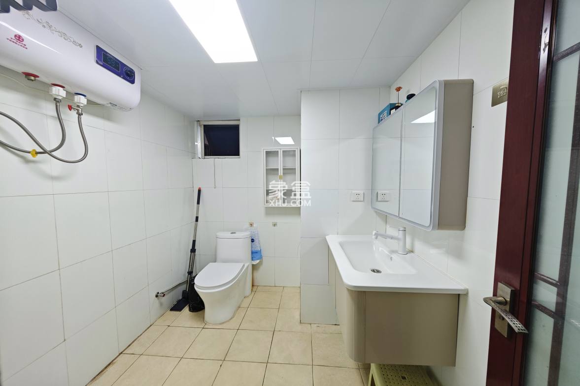 丽都花园 3室2厅2卫 126.0万 丽都花园 3室2厅2卫 126.0万客厅