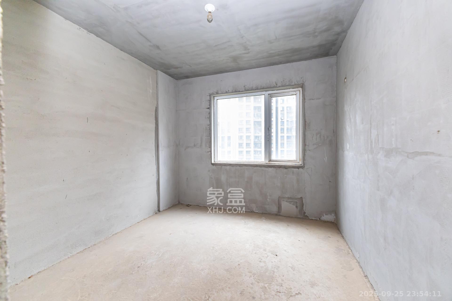 嘉宇银杉（嘉宇西苑）  3室2厅2卫    75.0万卧室