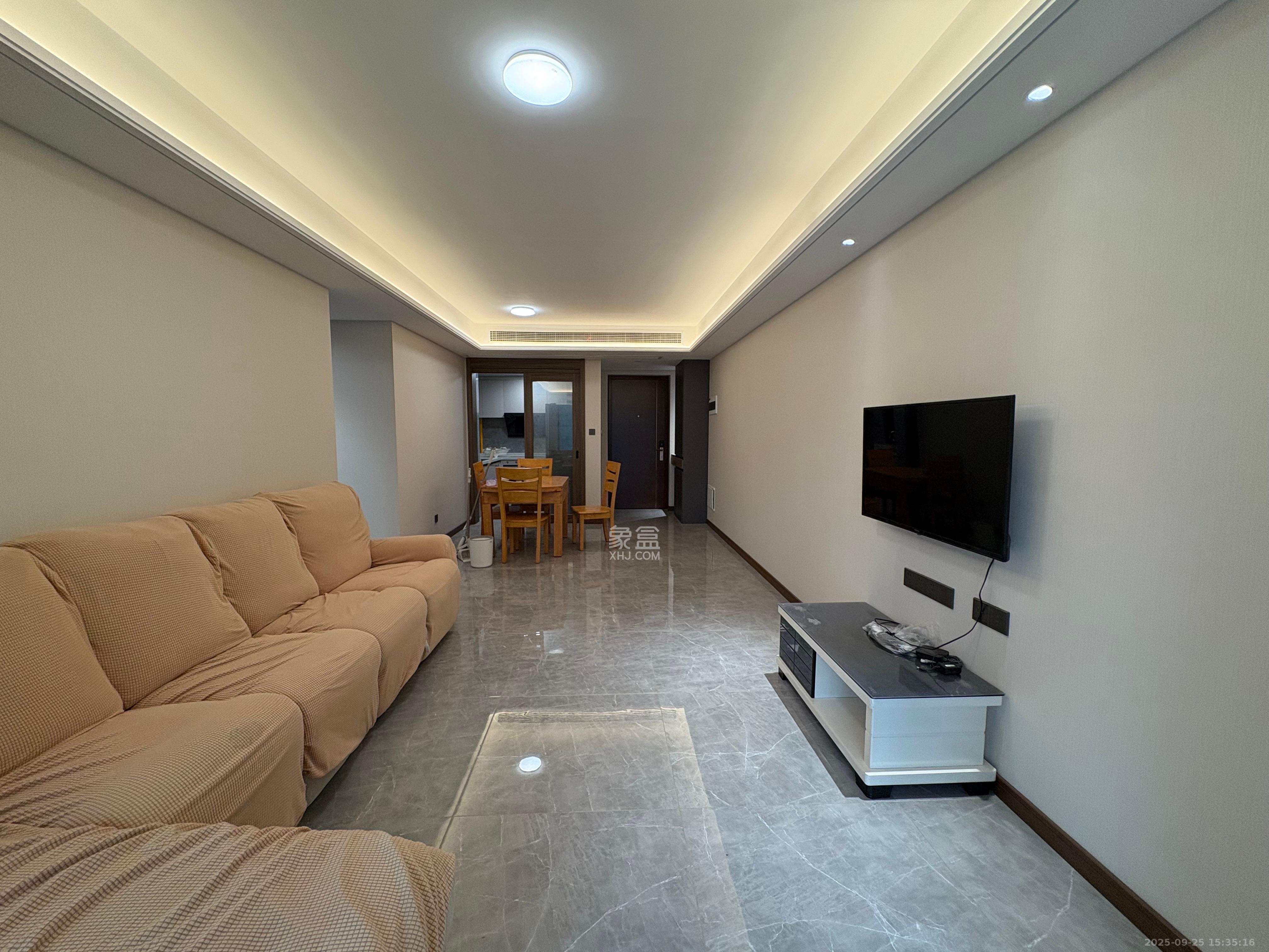 卓越洋湖晴翠 3室2厅2卫 3100.0元/月 卓越洋湖晴翠 3室2厅2卫 3100.0元/月室内图