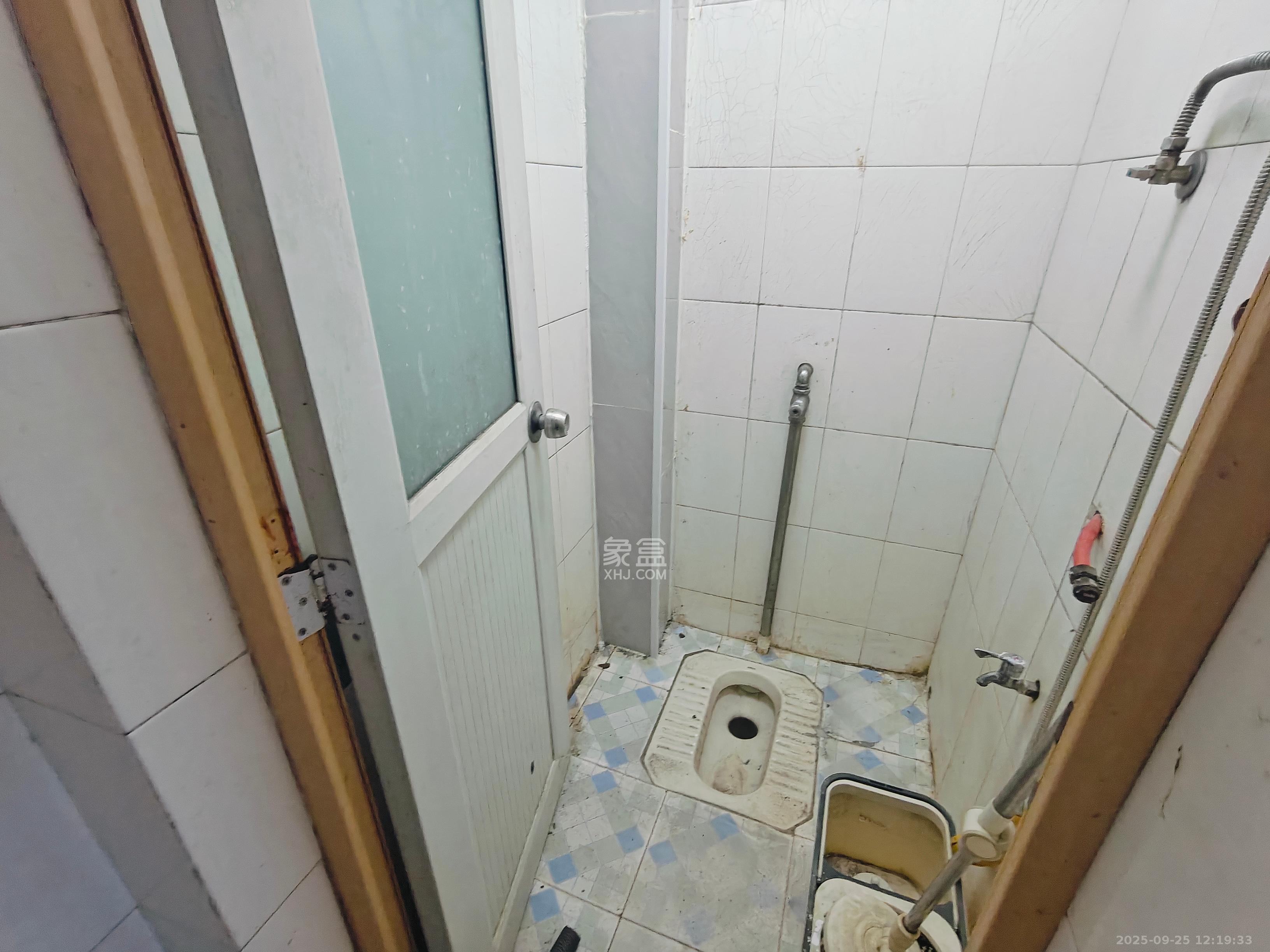 冯家湾  2室1厅1卫    1800.0元/月室内图