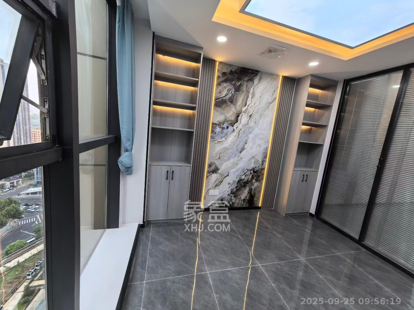 万坤图财富广场 1室1厅1卫 2500.0元/月 万坤图财富广场 1室1厅1卫 2500.0元/月室内图