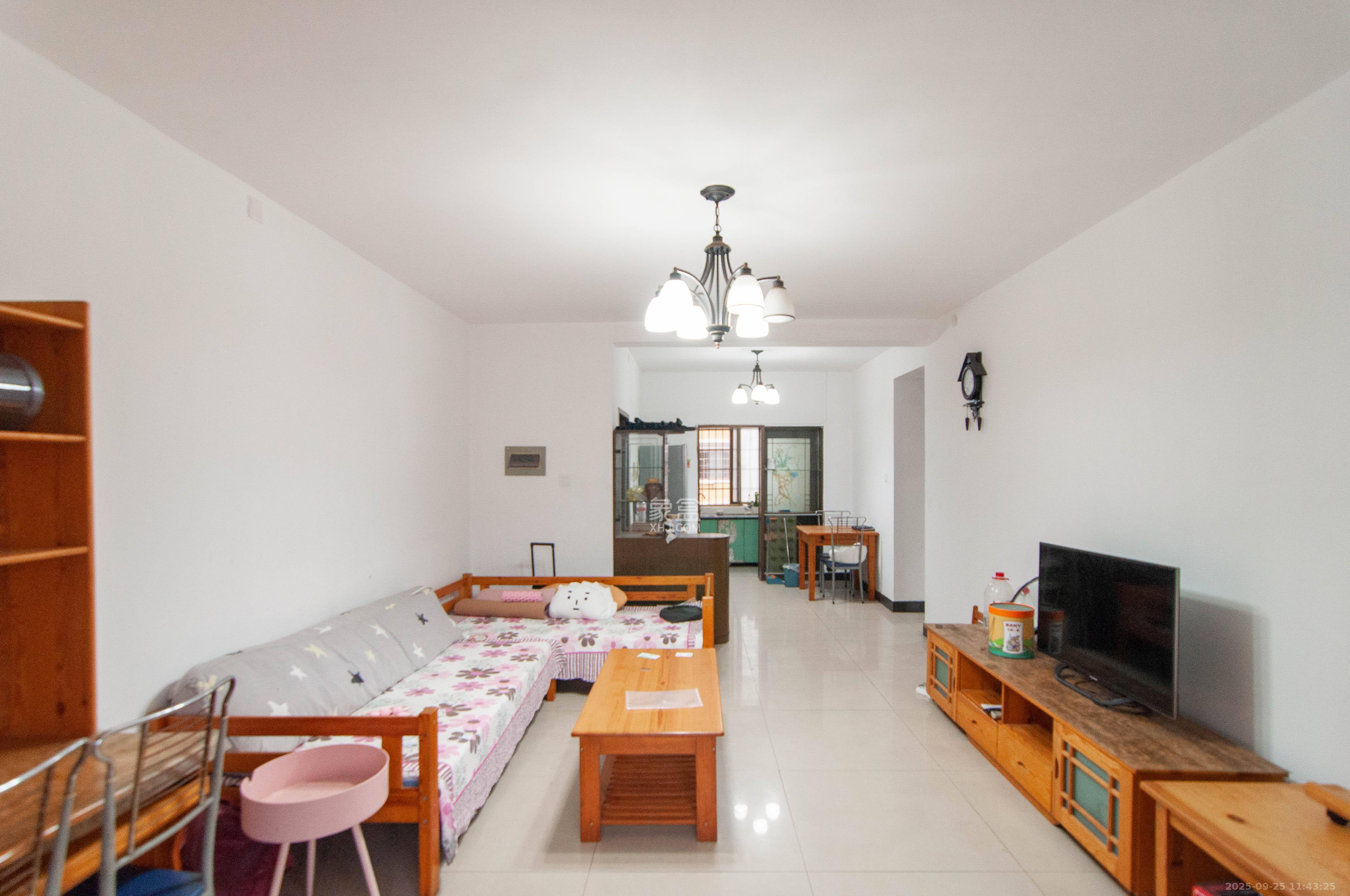 阳明山庄 2室0厅0卫 45.8万 阳明山庄 2室0厅0卫 45.8万客厅