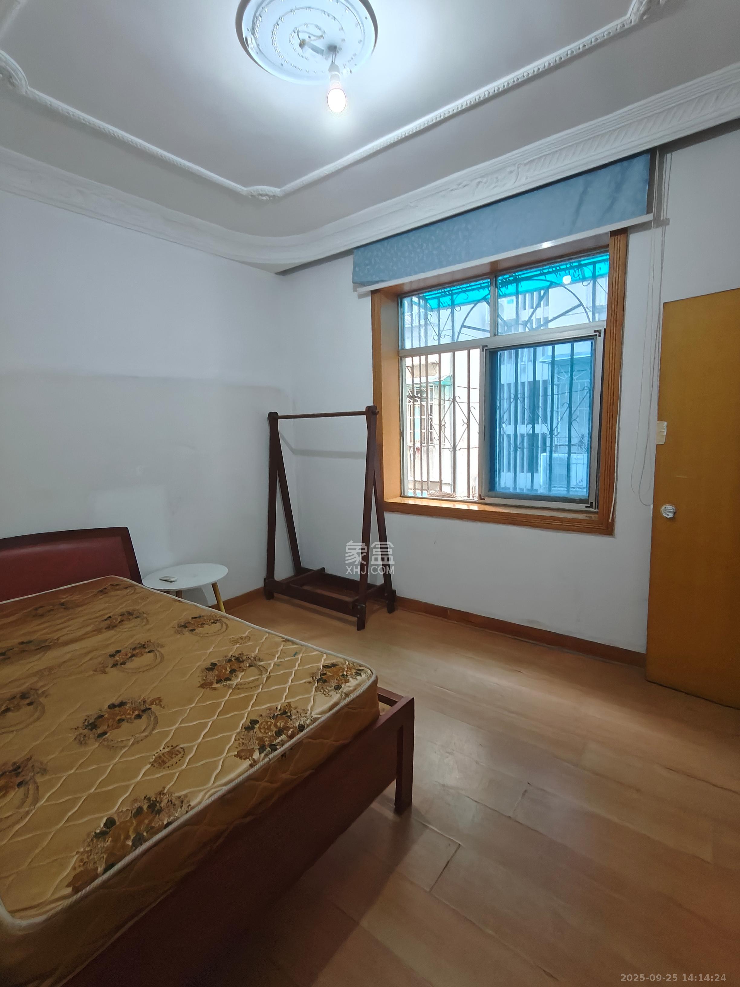 物资厅宿舍（五一大道）  3室1厅1卫    2500.0元/月室内图