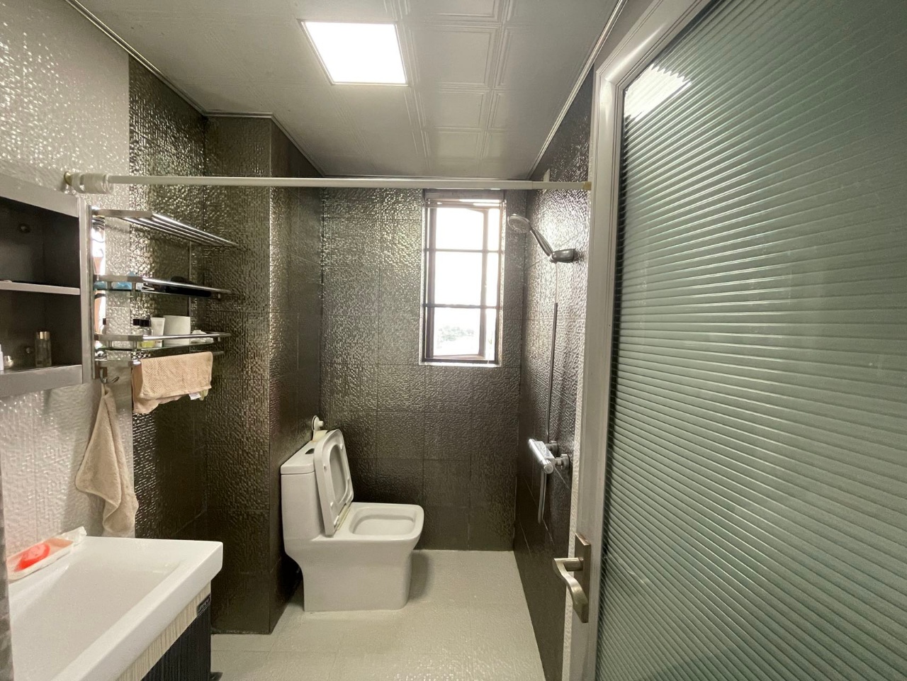 翡翠水城(住宅) 2室2厅1卫 122.0万 翡翠水城(住宅) 2室2厅1卫 122.0万客厅