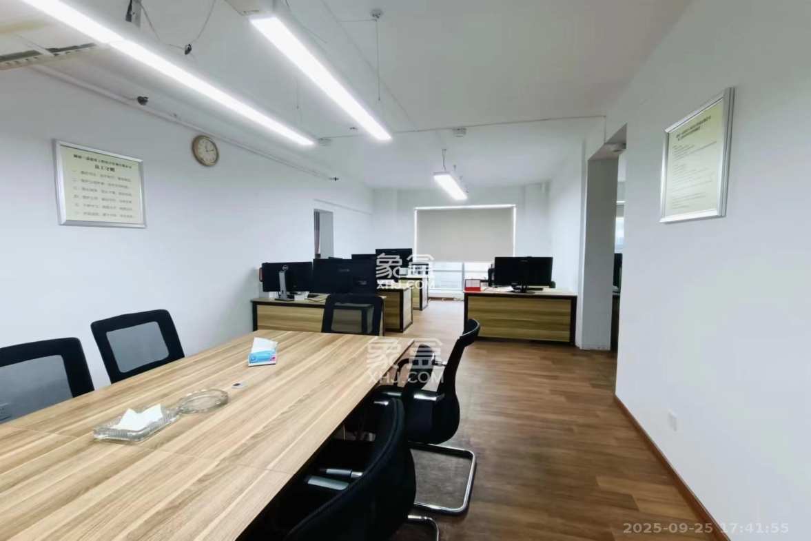 明城国际 1室1厅1卫 3500.0元/月 明城国际 1室1厅1卫 3500.0元/月室内图