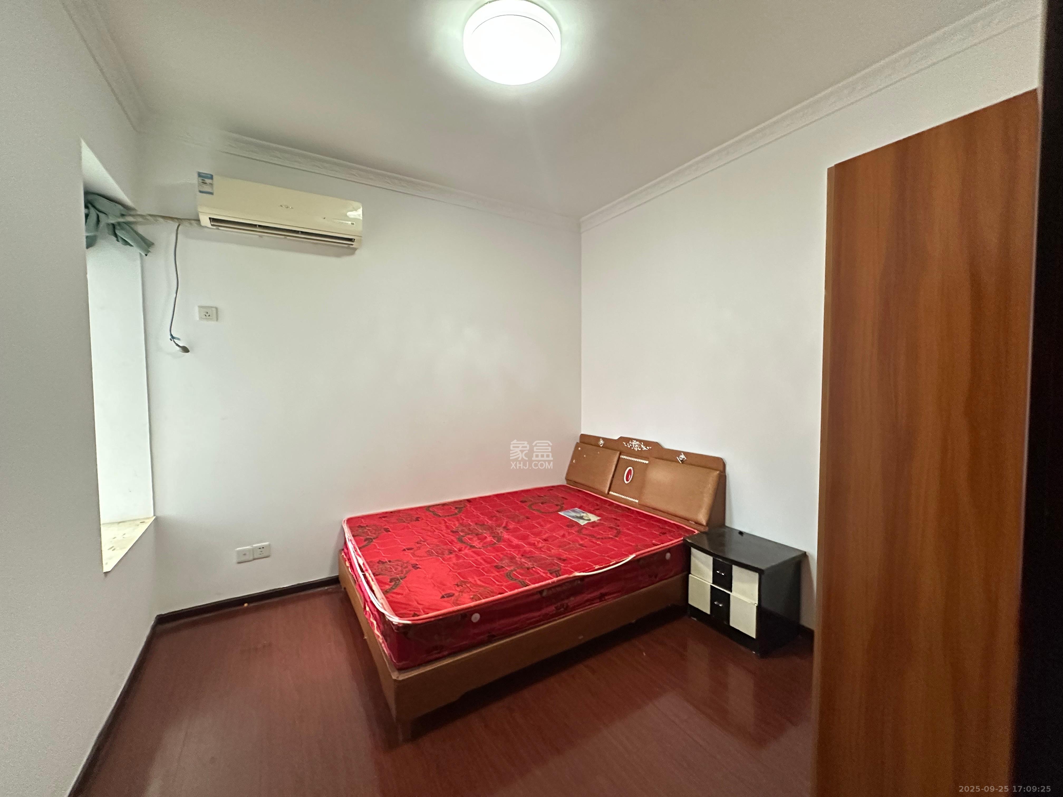 爱琴海岸 2室2厅1卫 1700.0元/月 爱琴海岸 2室2厅1卫 1700.0元/月室内图