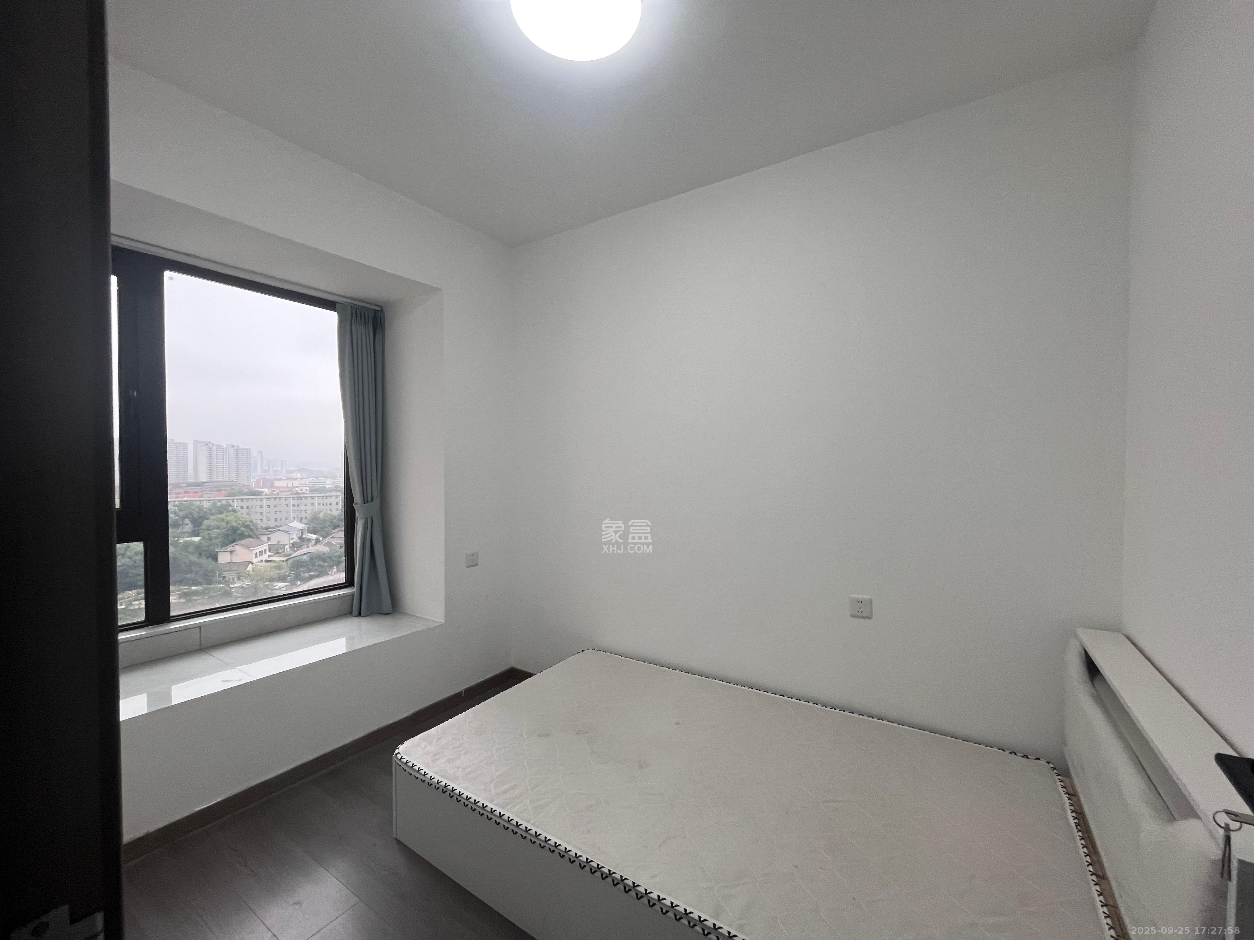 远洋红星天铂一期 4室2厅2卫 2900.0元/月 远洋红星天铂一期 4室2厅2卫 2900.0元/月室内图