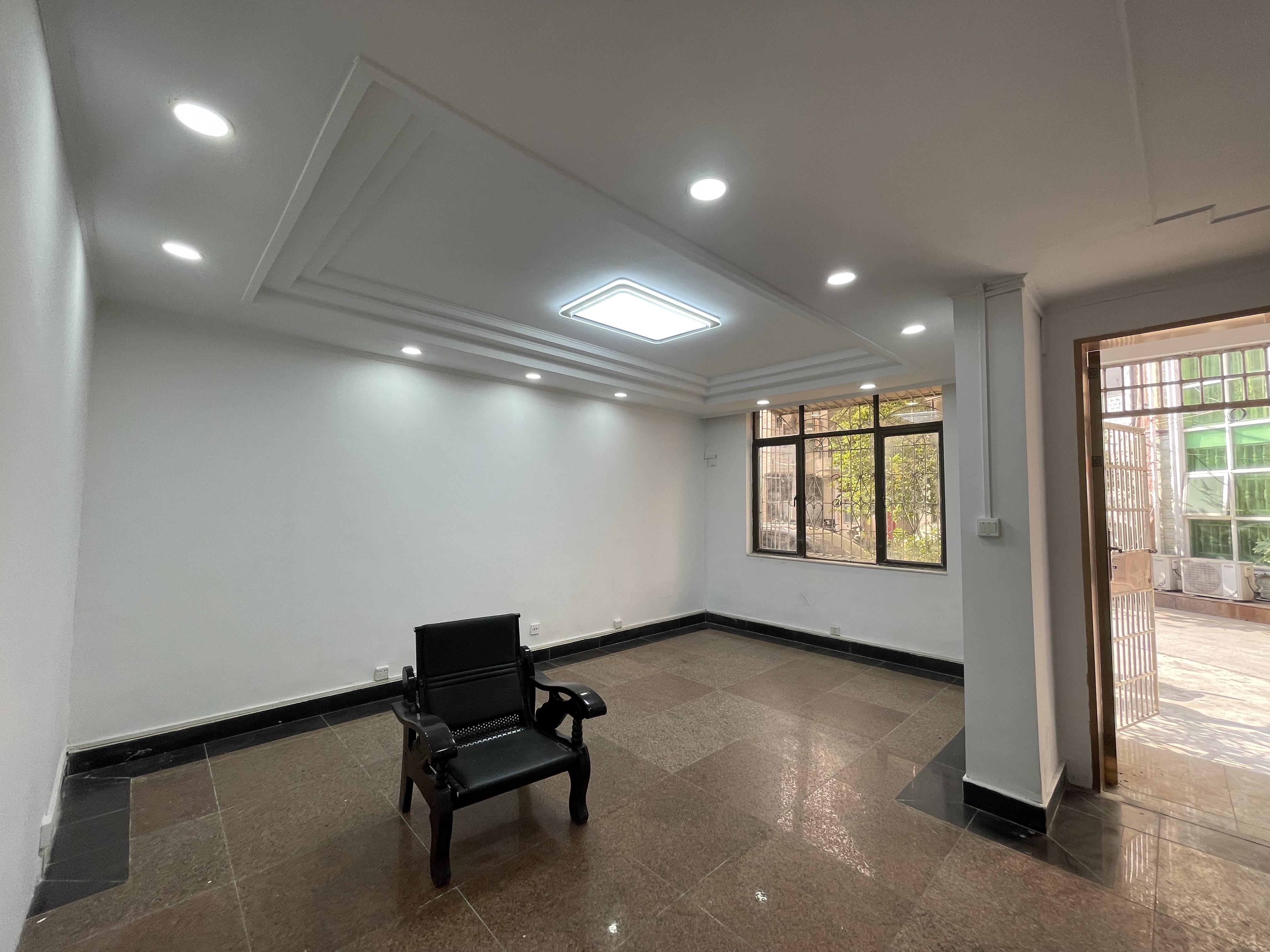 华汇别墅小区 5室2厅3卫 9000.0元/月 华汇别墅小区 5室2厅3卫 9000.0元/月小区图