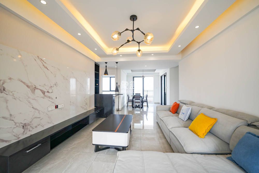 五矿万境蓝山  3室2厅1卫    2400.0元/月 五矿万境蓝山  3室2厅1卫    2400.0元/月户型图