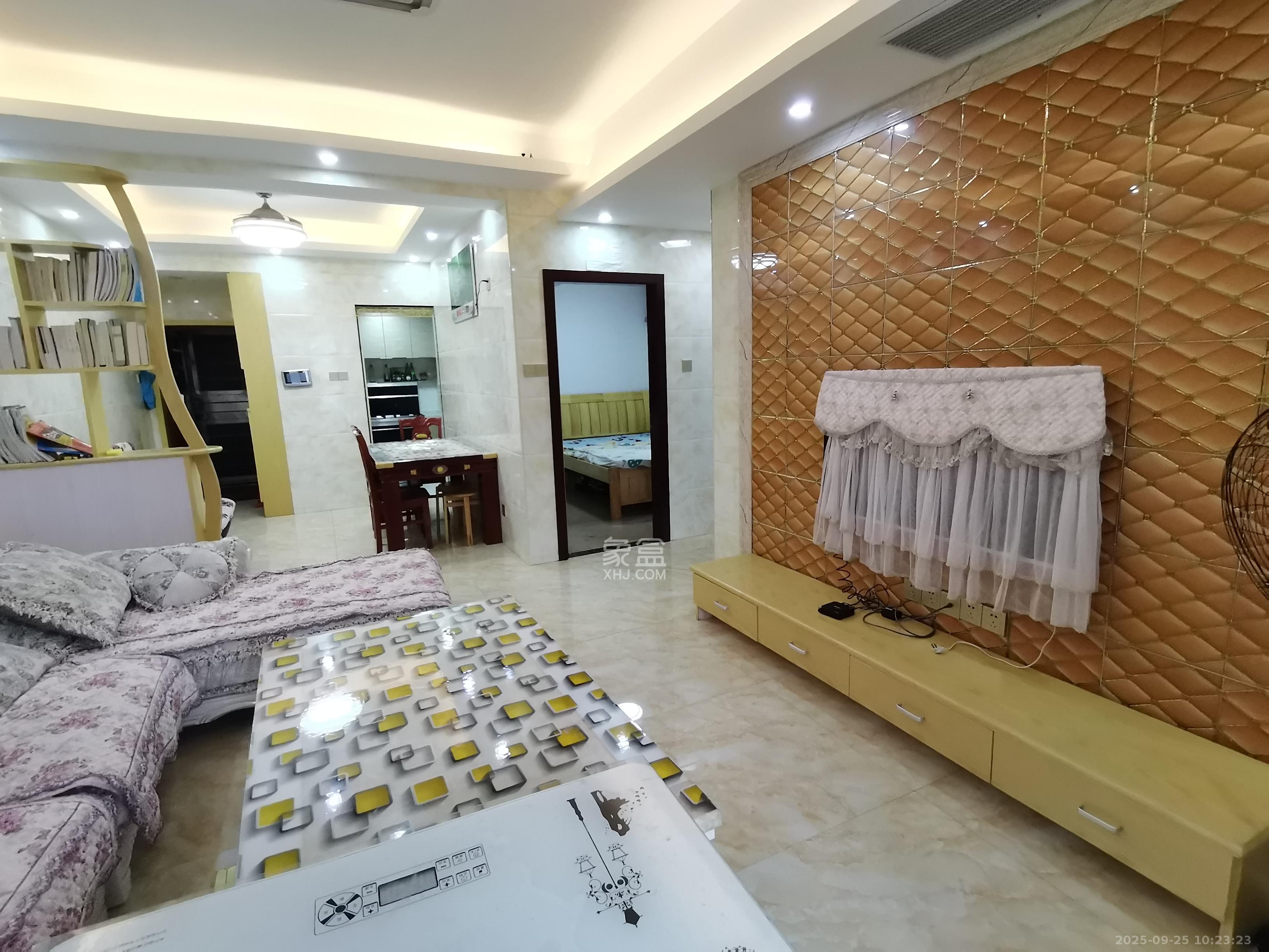 江山帝景哈佛  2室2厅1卫    1880.0元/月 江山帝景哈佛  2室2厅1卫    1880.0元/月室内图