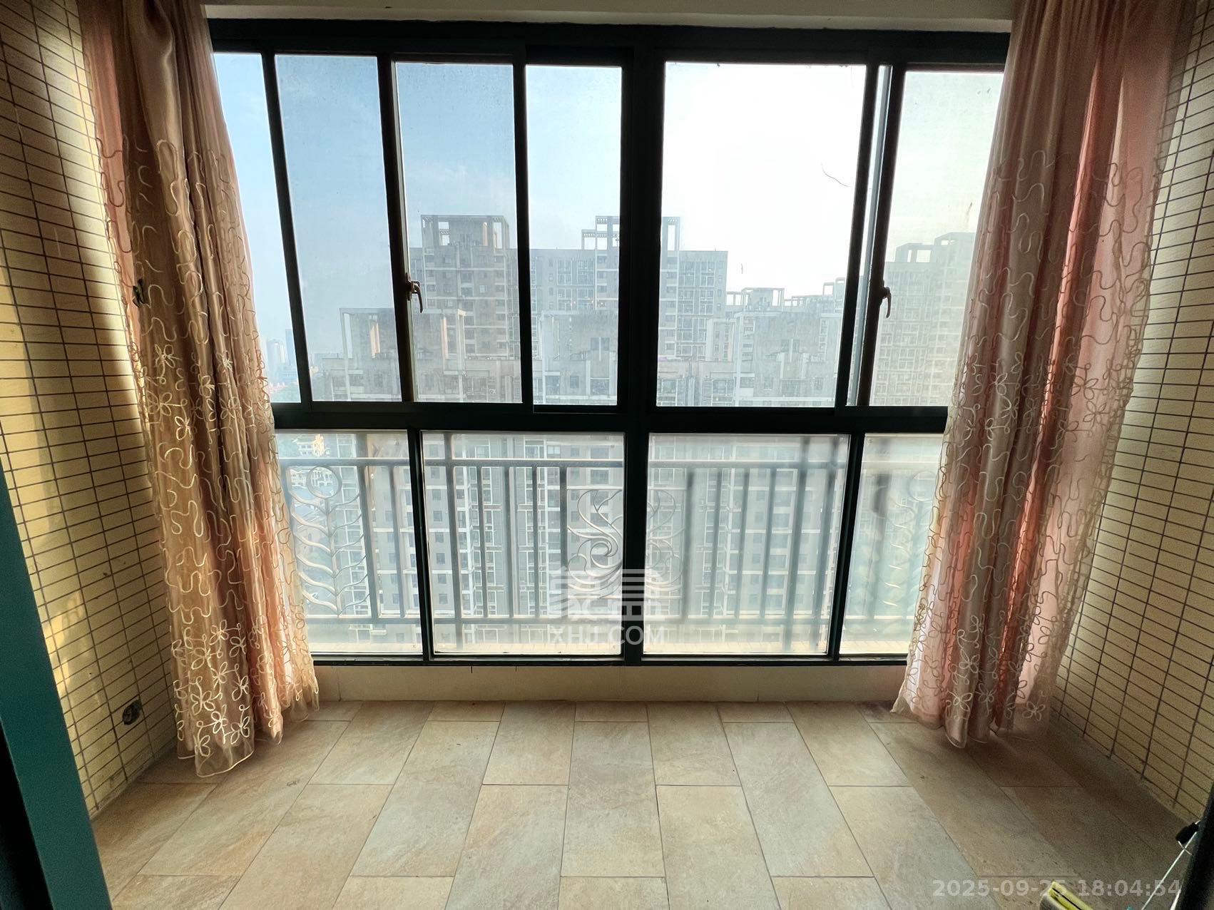 恒大雅苑 2室2厅1卫 2200.0元/月 恒大雅苑 2室2厅1卫 2200.0元/月室内图