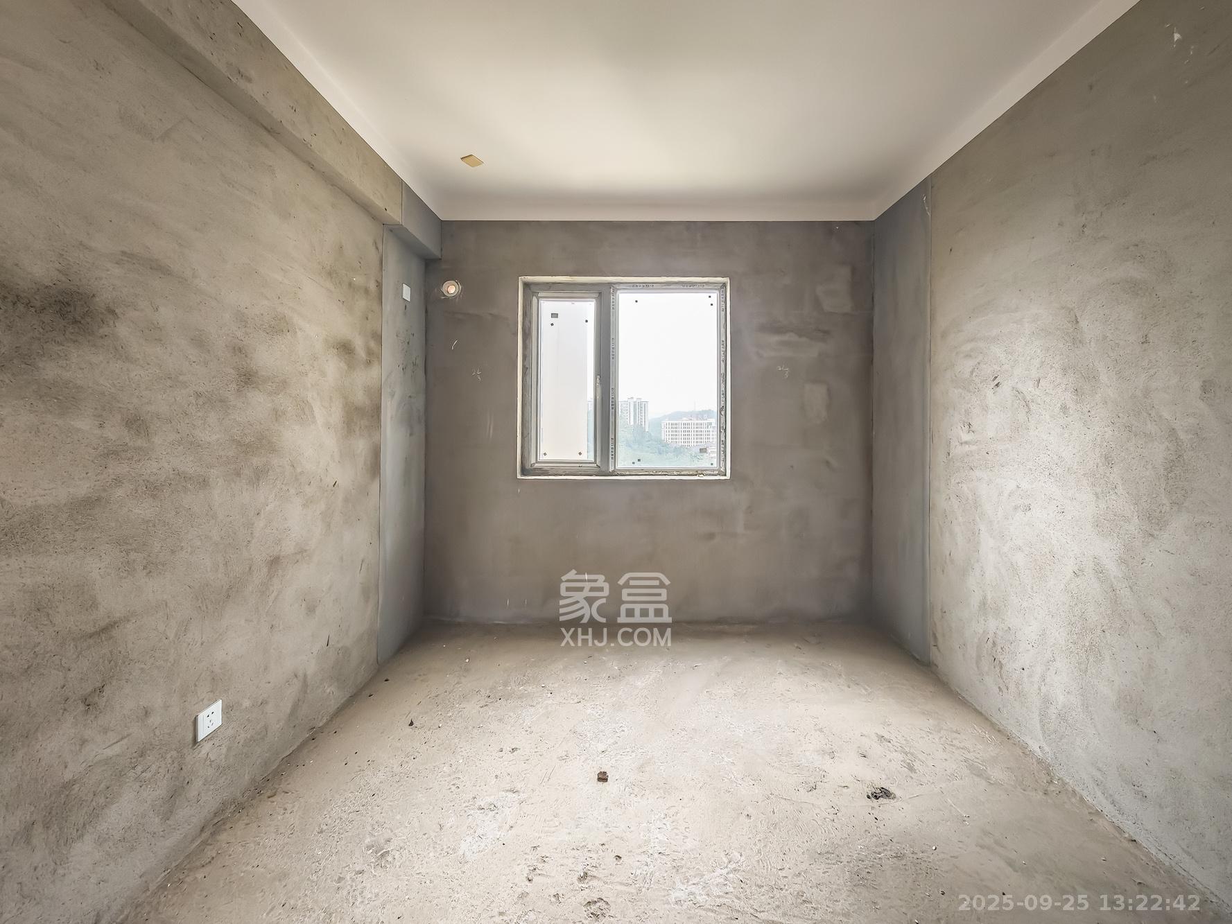 钱隆世家  4室2厅2卫    125.0万卧室