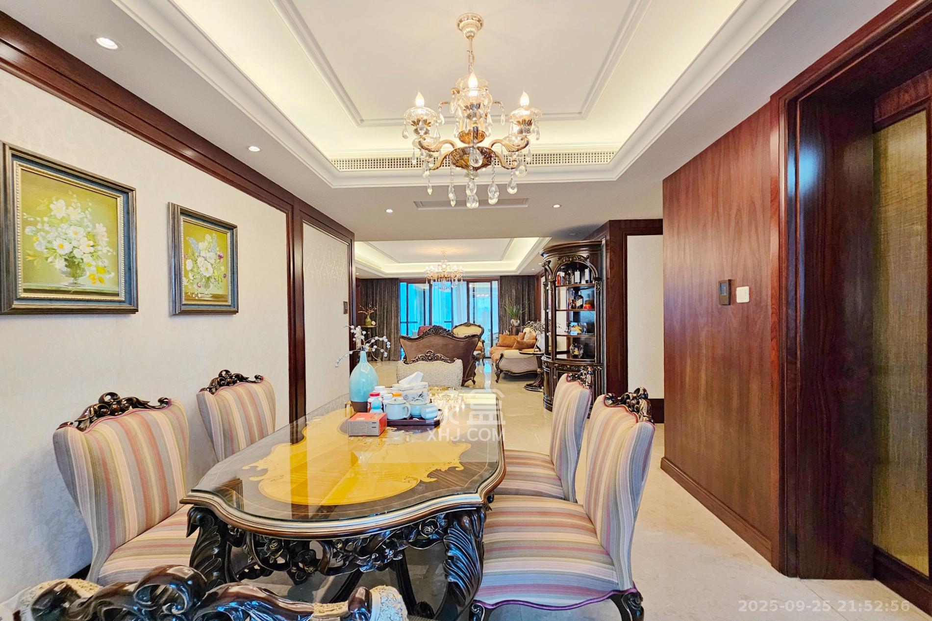 运达中央广场一、二期 3室2厅3卫 320.0万 运达中央广场一、二期 3室2厅3卫 320.0万客厅