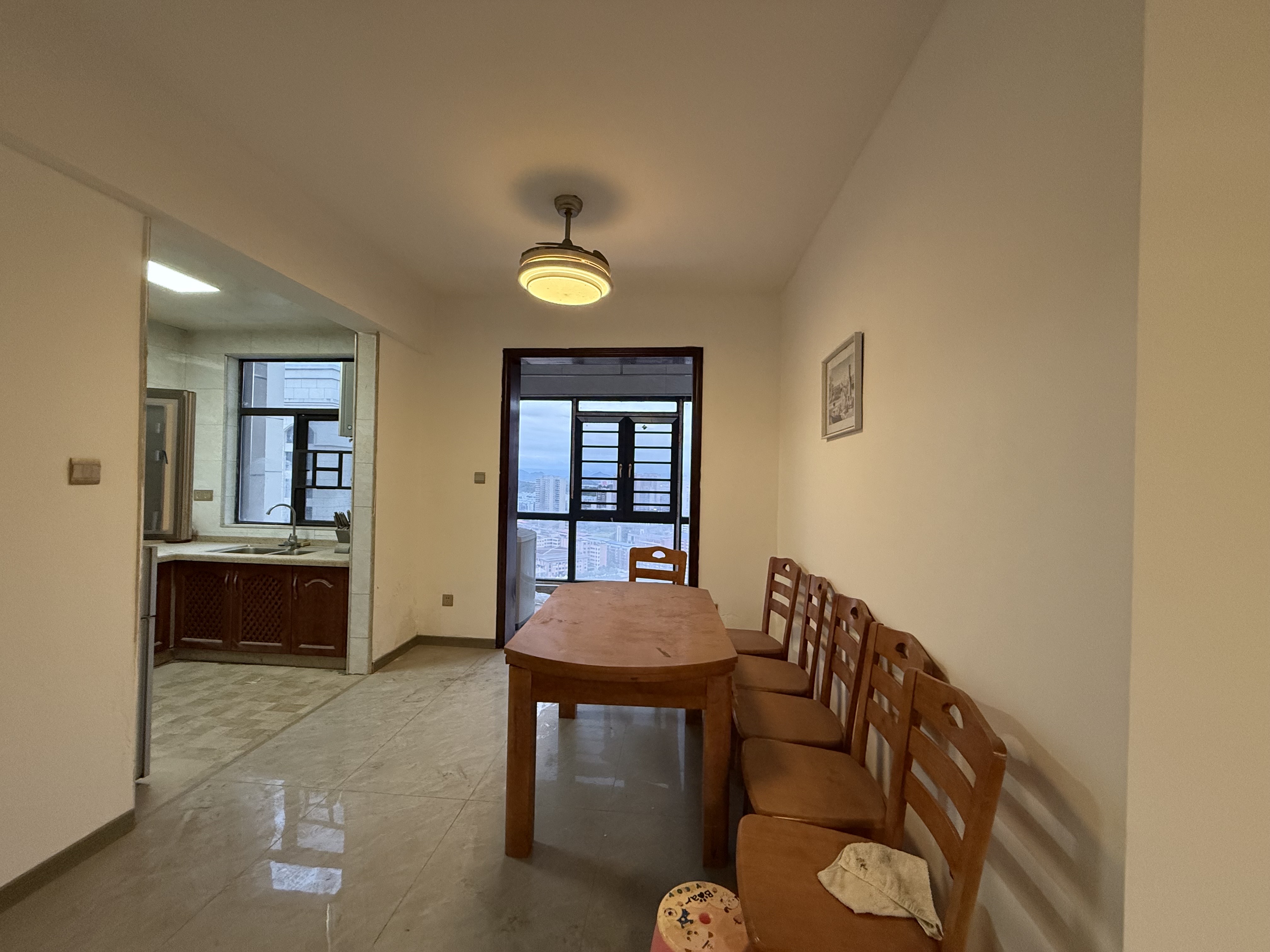 五江碧桂园城市广场 4室2厅2卫 2200.0元/月 五江碧桂园城市广场 4室2厅2卫 2200.0元/月室内图