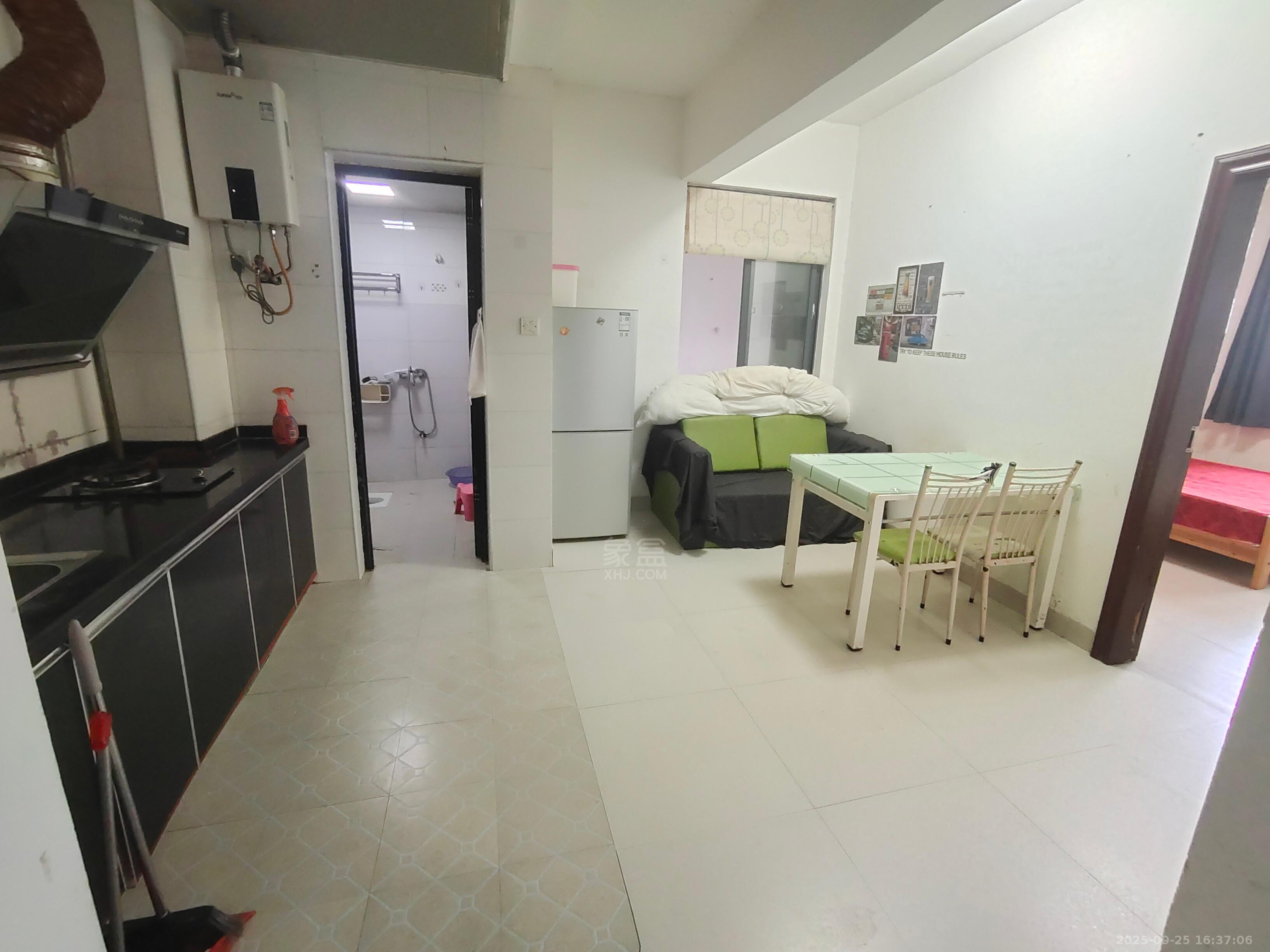 阳光新城 1室1厅1卫 800.0元/月 阳光新城 1室1厅1卫 800.0元/月室内图