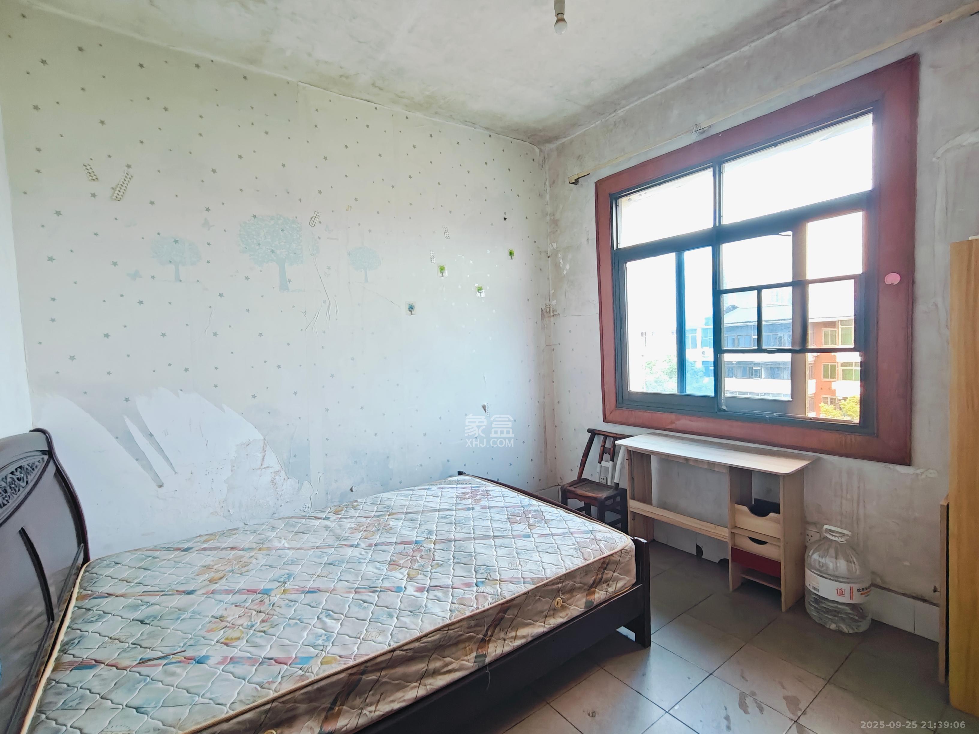 工业局宿舍  2室1厅1卫    1200.0元/月室内图