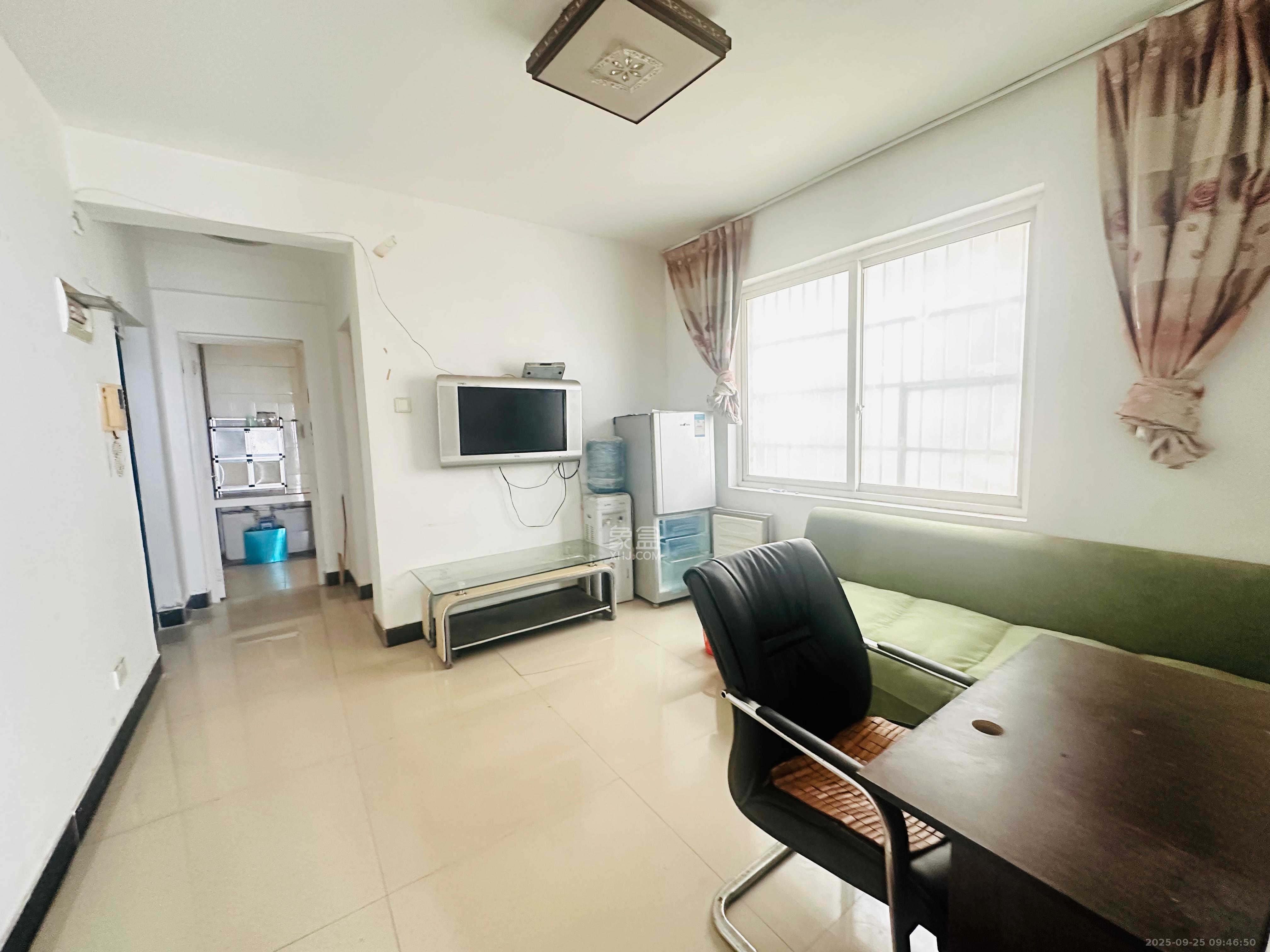 圣力华苑 1室1厅1卫 1150.0元/月 圣力华苑 1室1厅1卫 1150.0元/月室内图