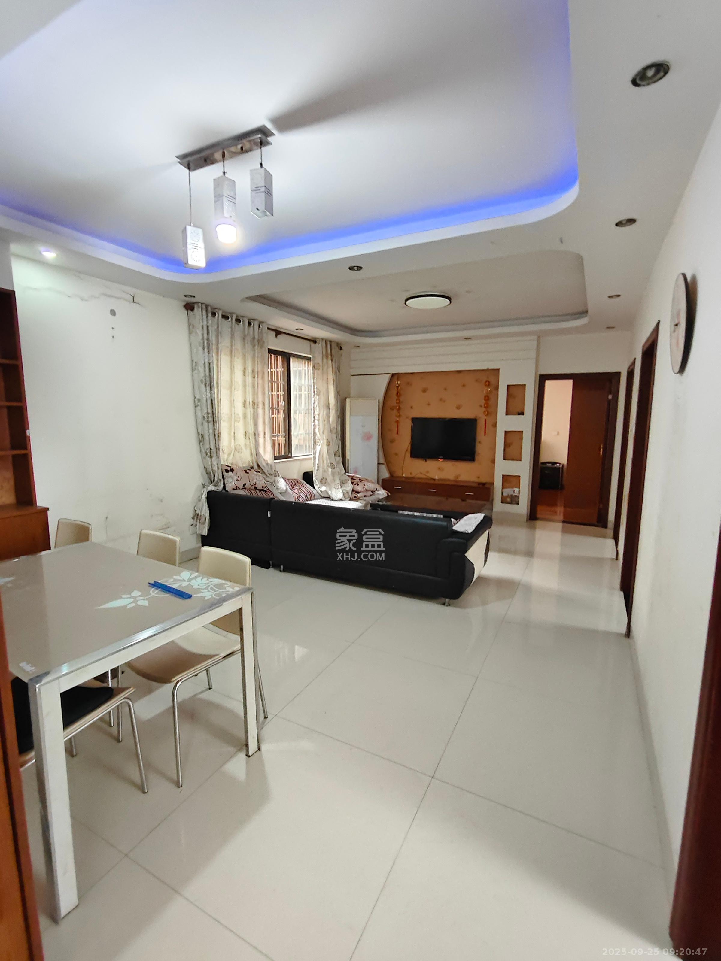 山水嘉园 3室2厅1卫 1780.0元/月 山水嘉园 3室2厅1卫 1780.0元/月室内图