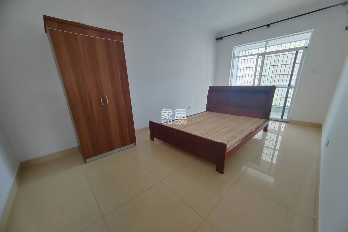 沁雅家园 3室2厅2卫 2700.0元/月 沁雅家园 3室2厅2卫 2700.0元/月室内图